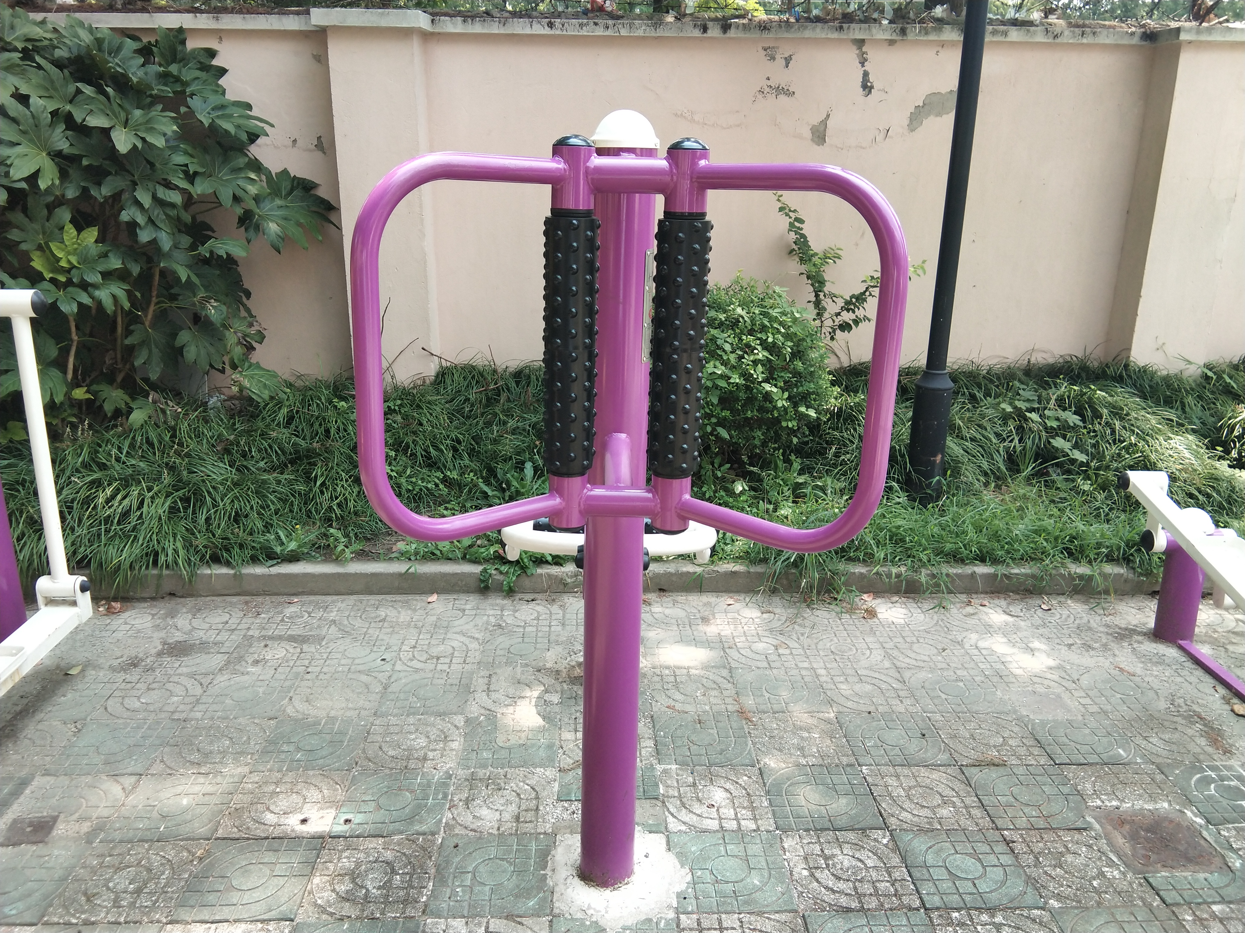 坐式腰背按摩器