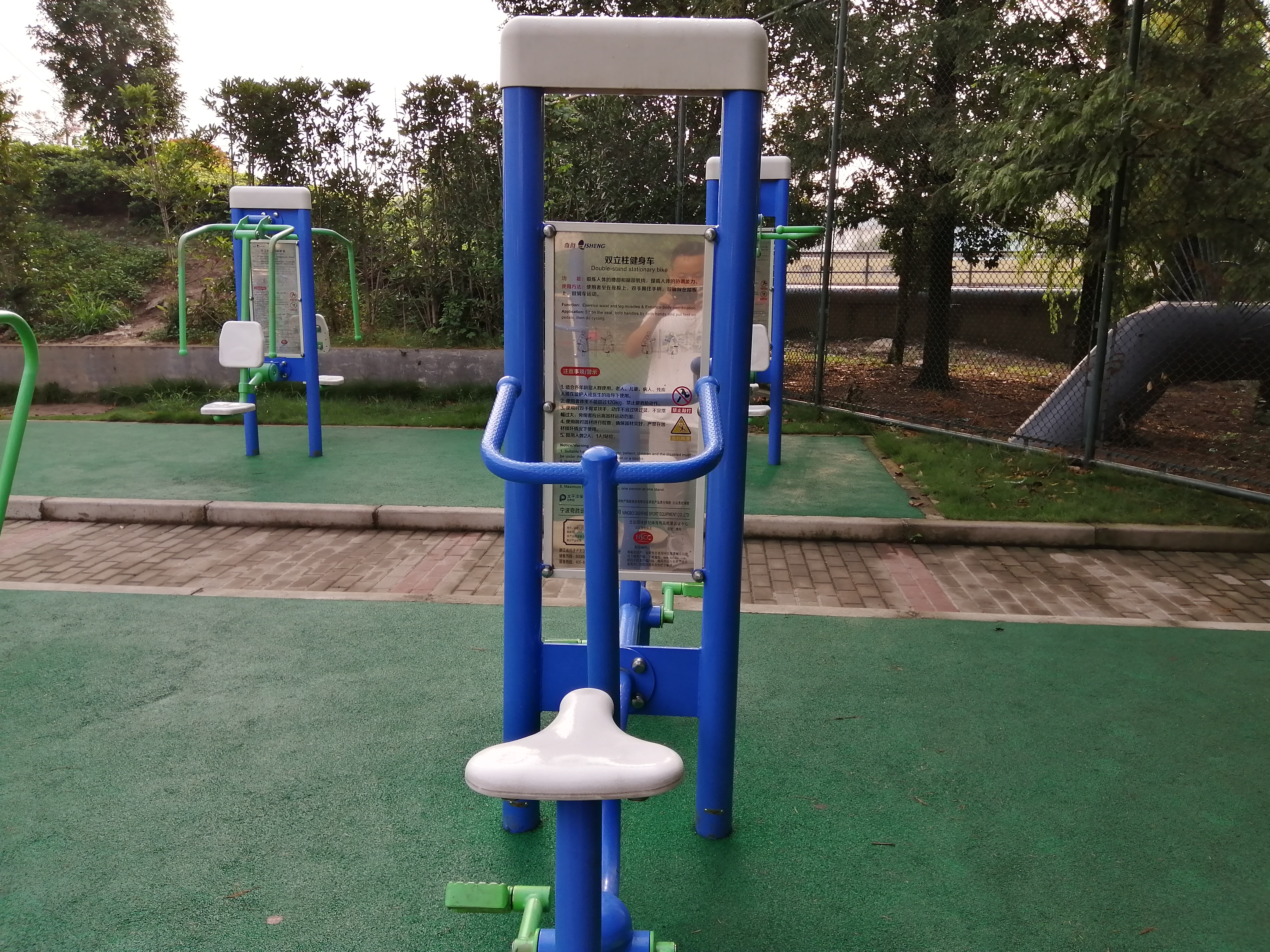 雙立柱健身車(chē) 雙立柱健身車(chē)