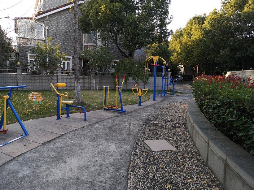 湯臣豪庭居委健身苑點(diǎn)