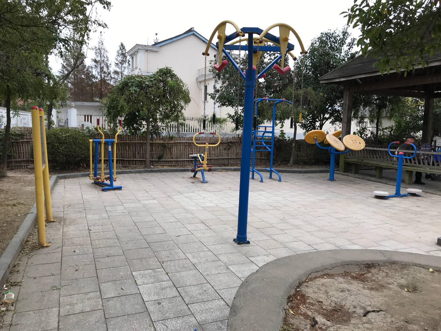 新星村一隊(duì)健身點(diǎn)