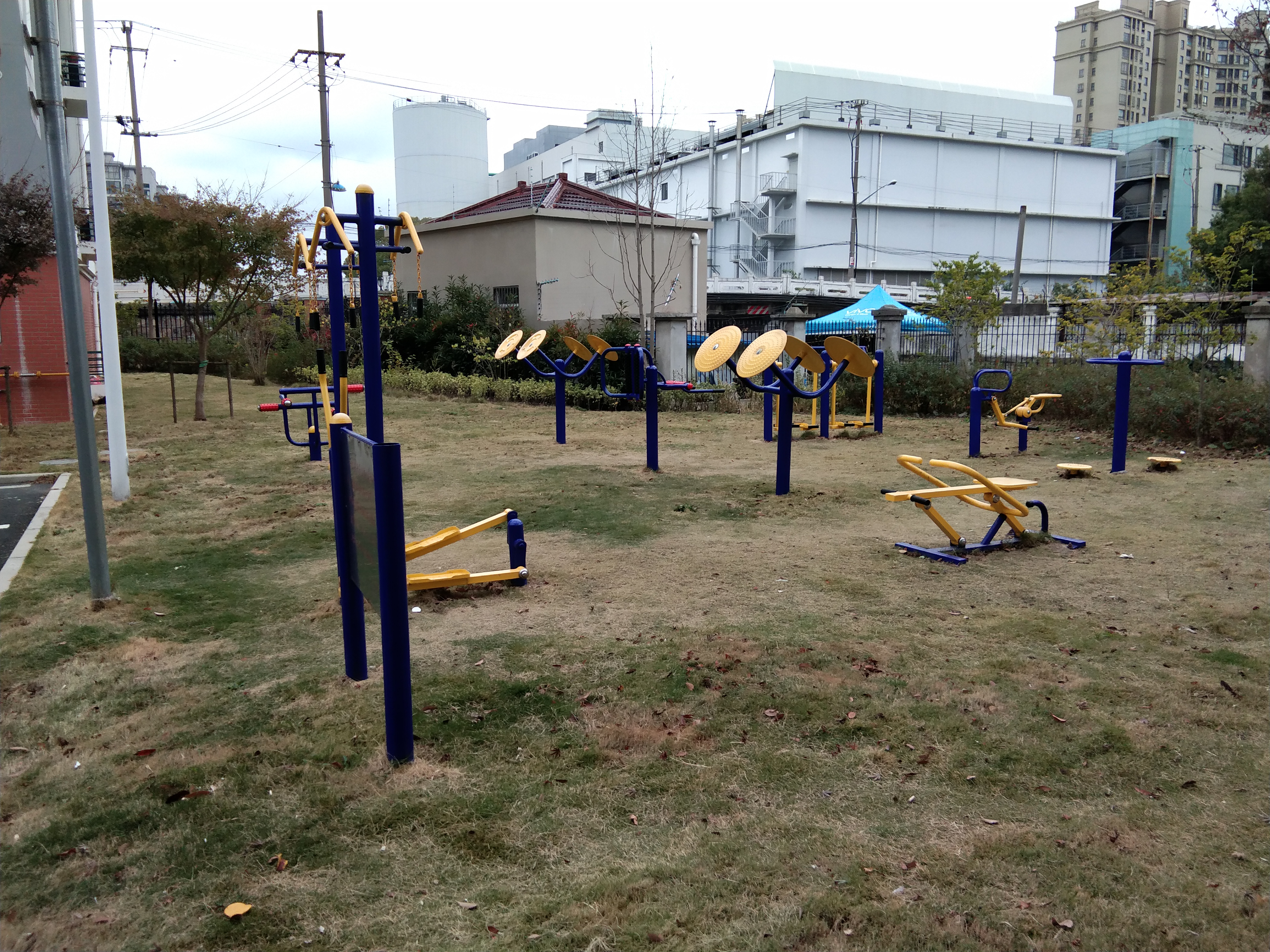 東南居委健身點