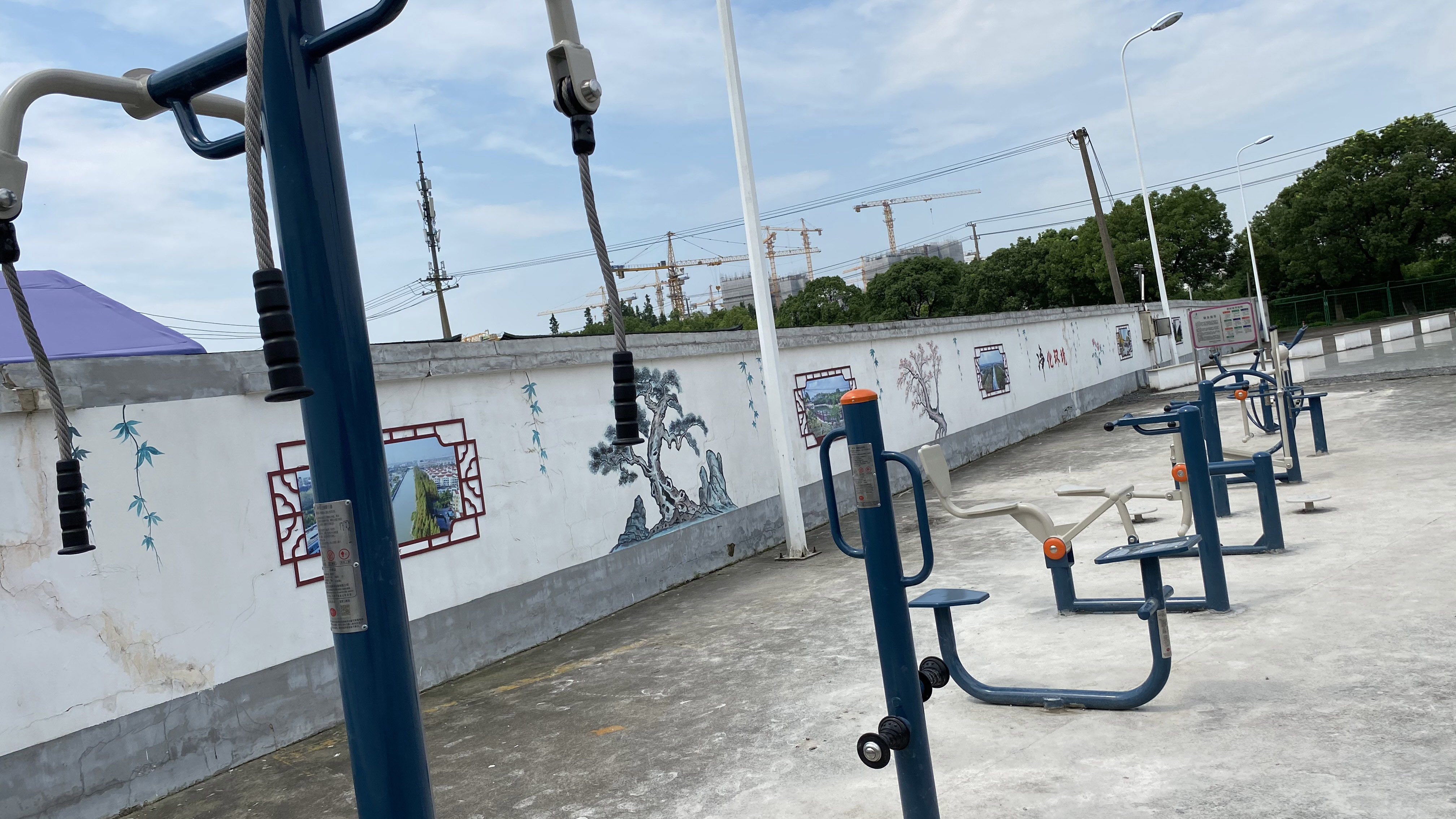 勞動(dòng)居委健身苑點(diǎn)