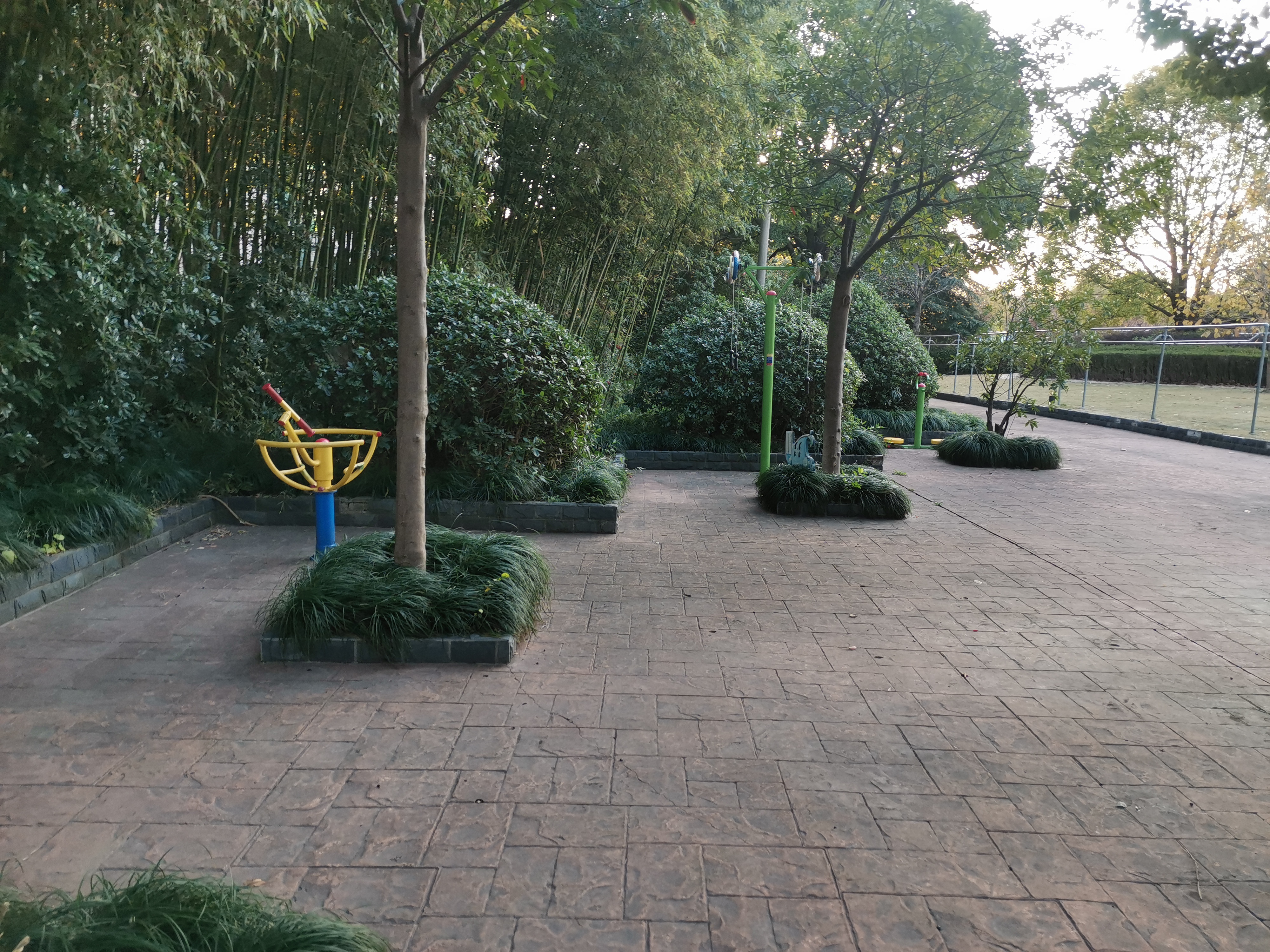 古桐居委健身苑點(diǎn)