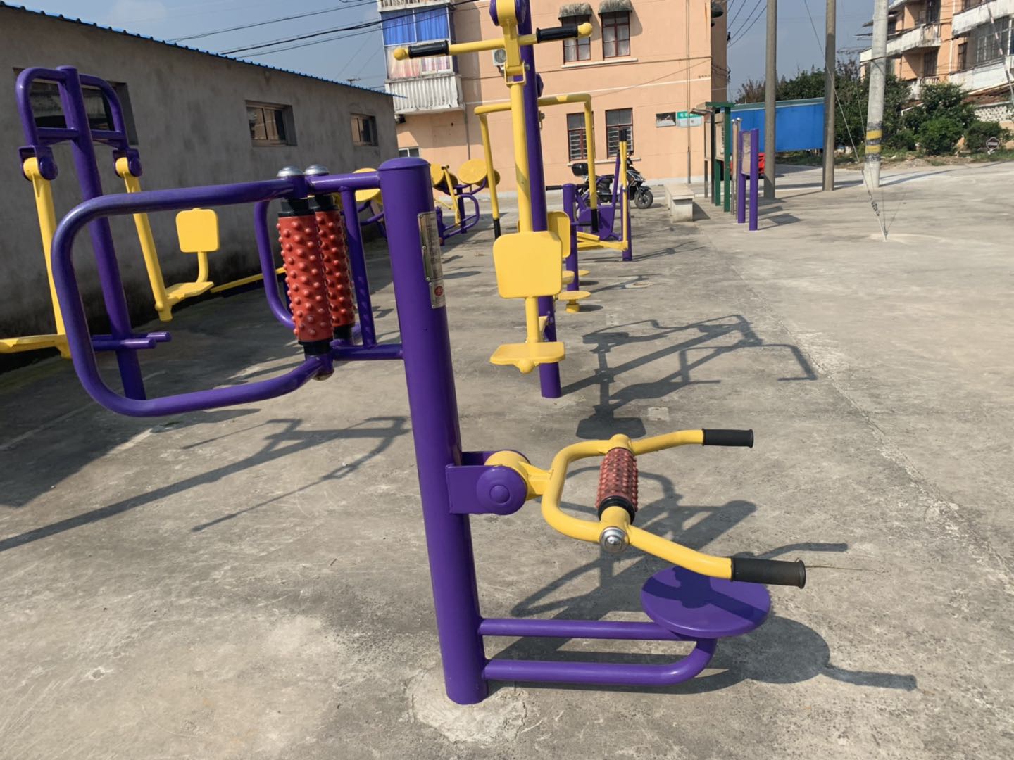 腰背按摩器 腰背按摩器