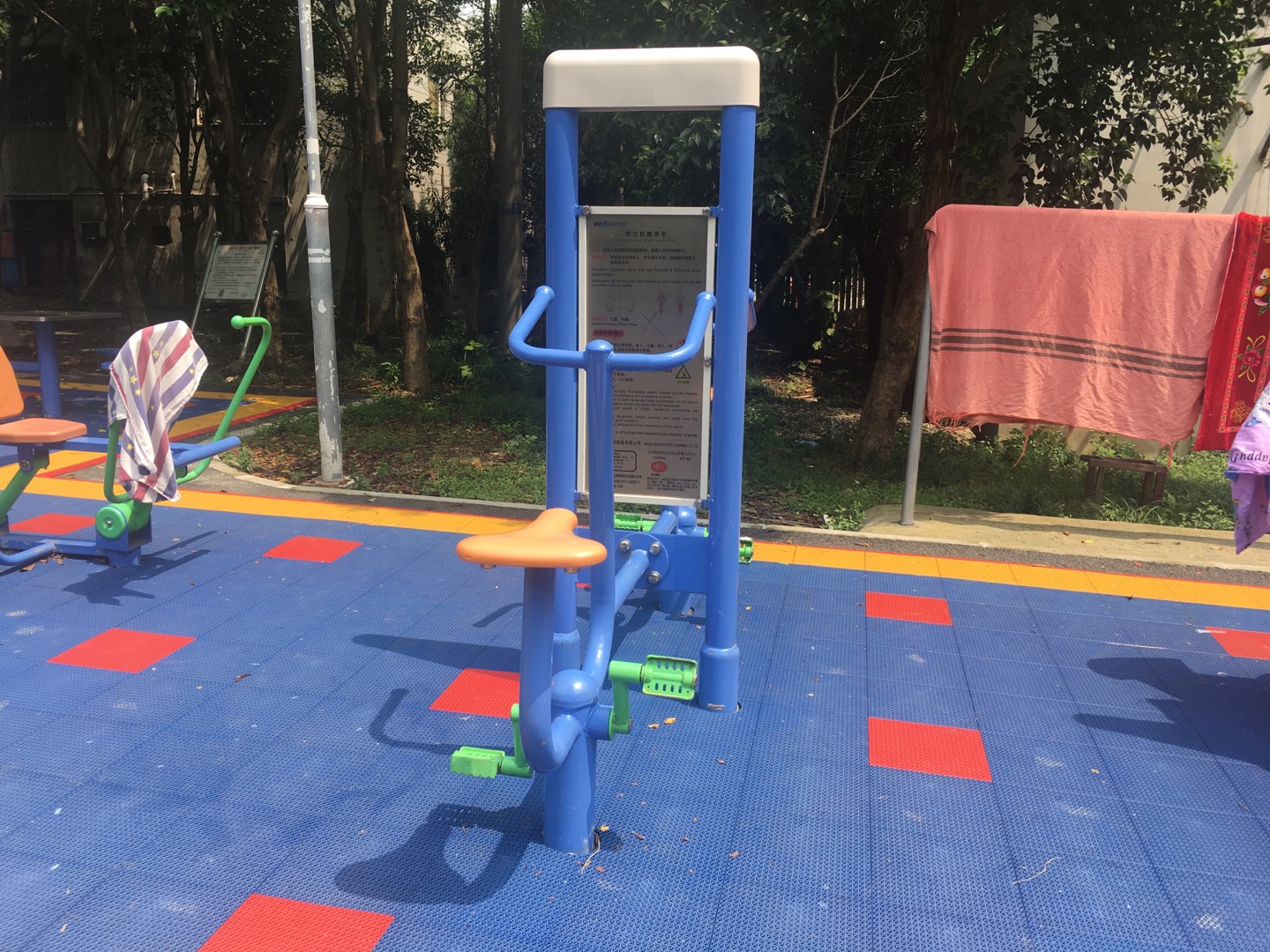 雙立柱健身車 雙立柱健身車