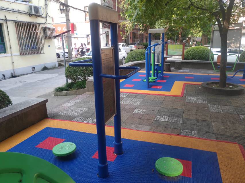 雙立柱扭腰器 雙立柱扭腰器