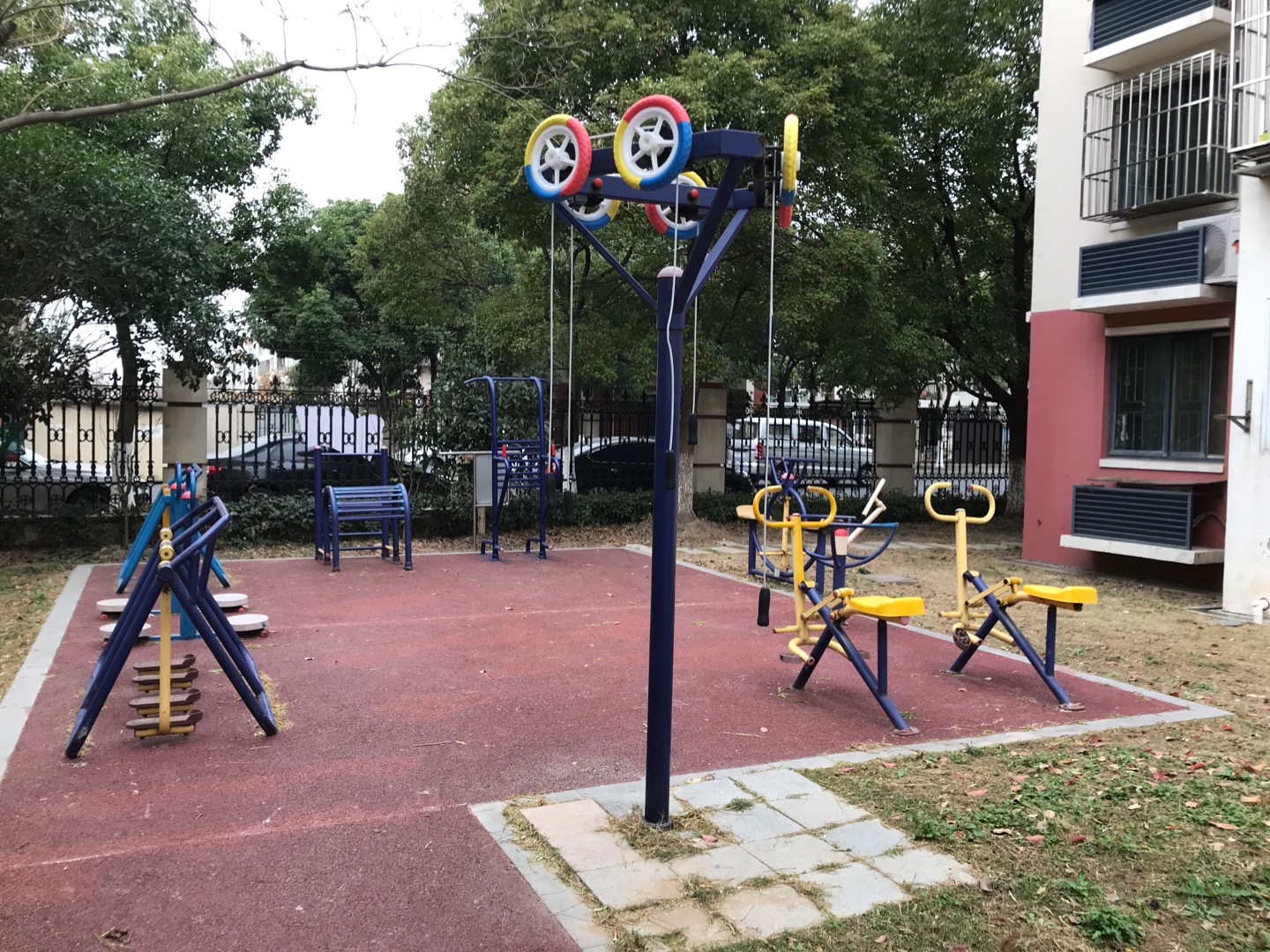 潮樂路888弄健身苑點