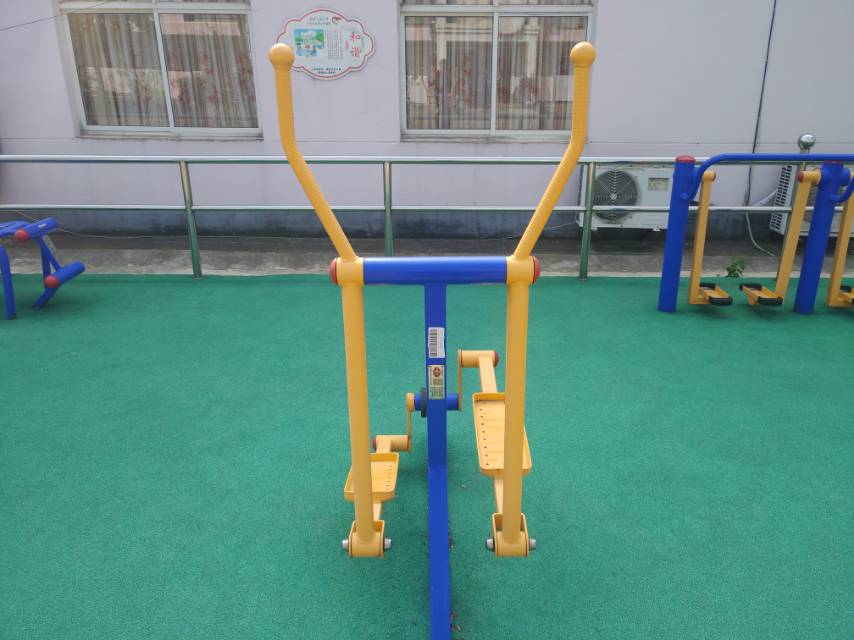 室外橢圓機(jī) 室外橢圓機(jī)