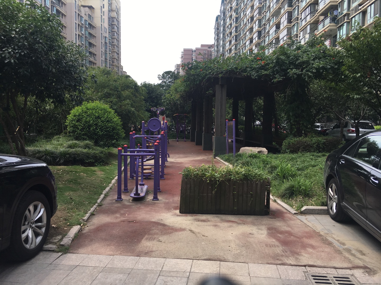 古北虹苑居委 姚虹路299弄小區(qū)點(diǎn)