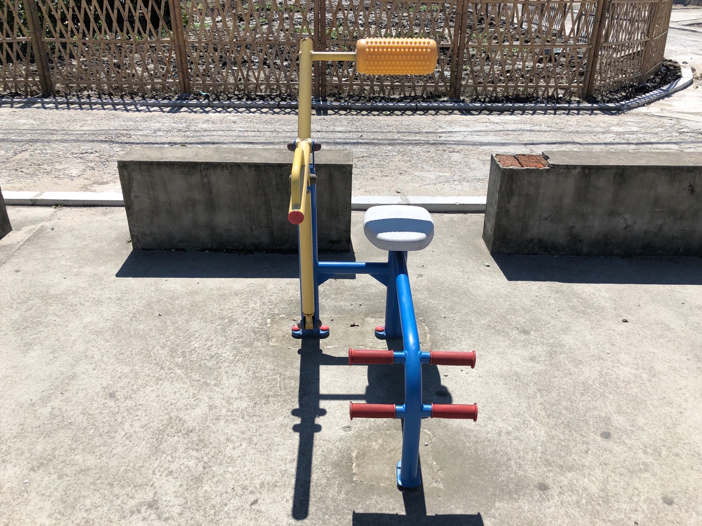 腹背鍛煉器 腹背鍛煉器