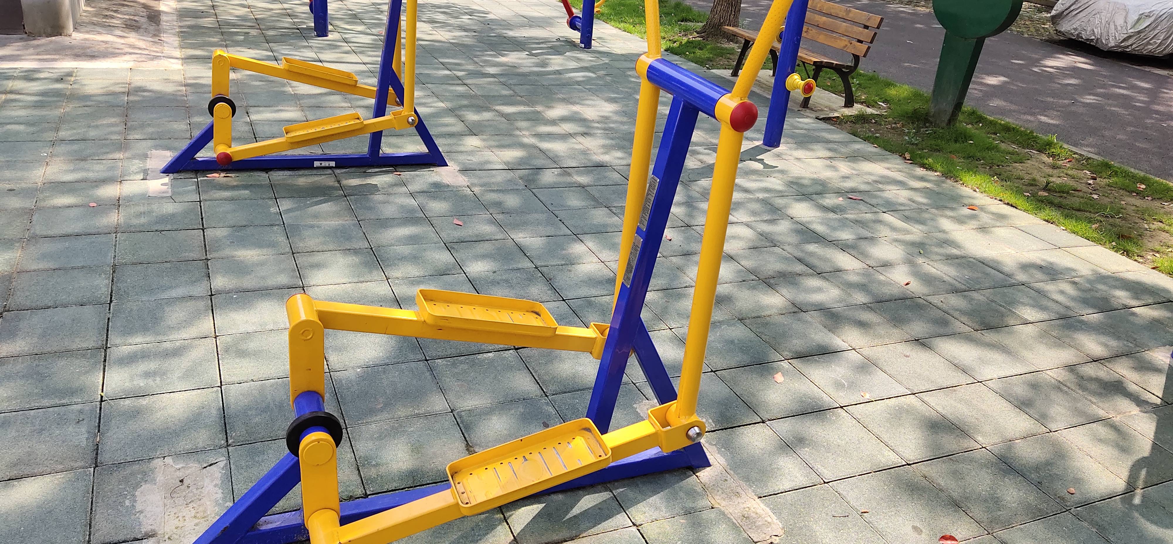 室外橢圓機(jī) 室外橢圓機(jī)