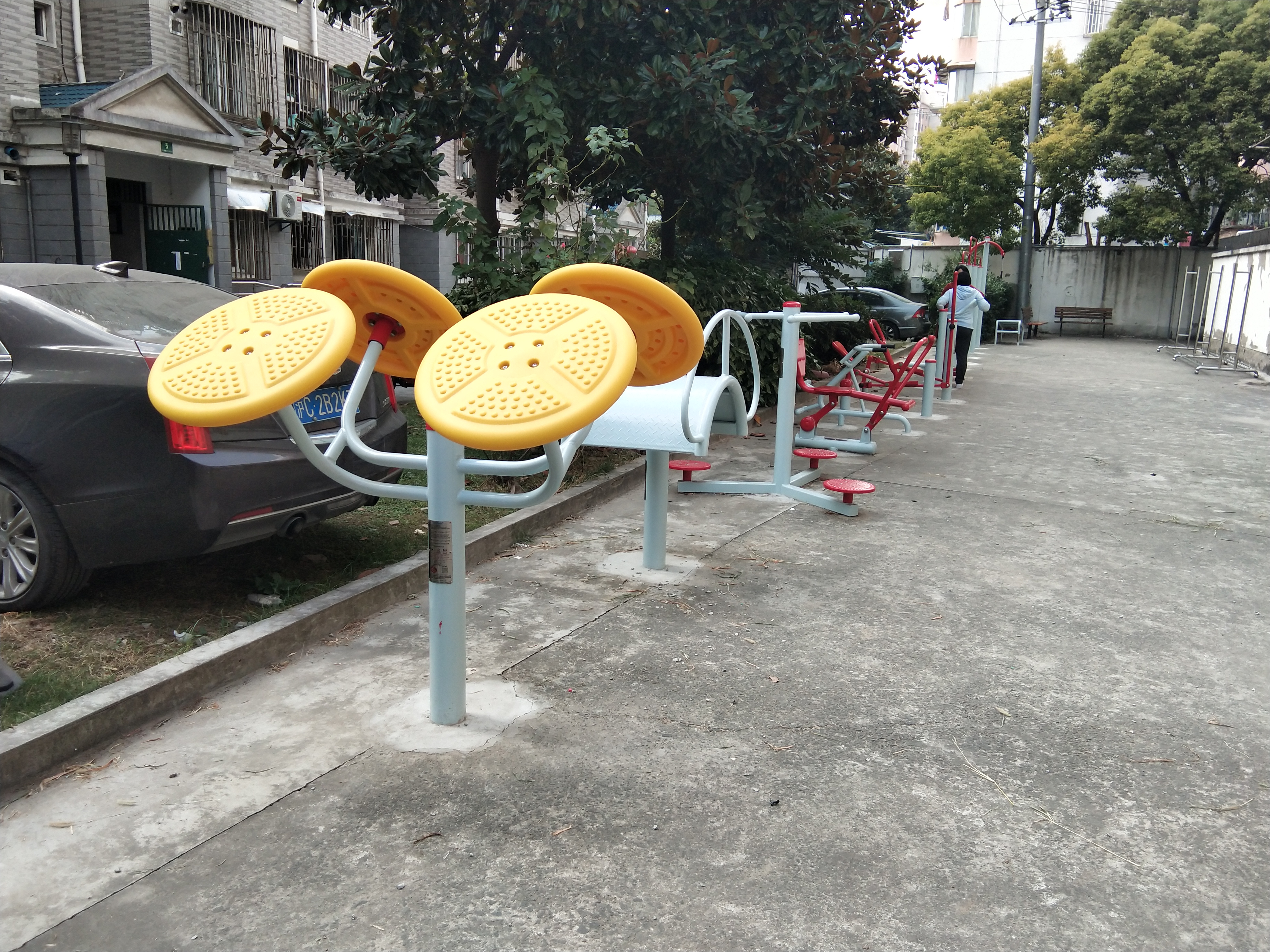 蓮中居委健身點