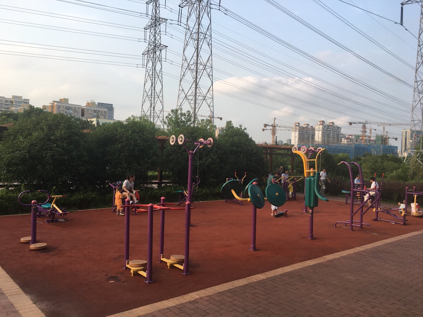 古北居委健身點(diǎn)D