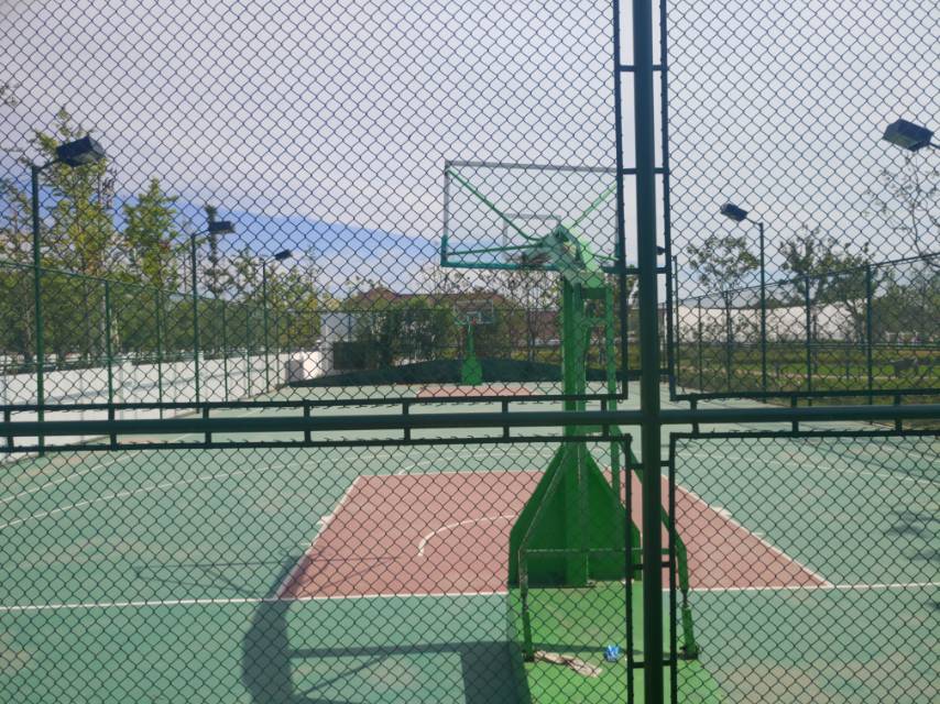 趙家村聯(lián)友路籃球場
