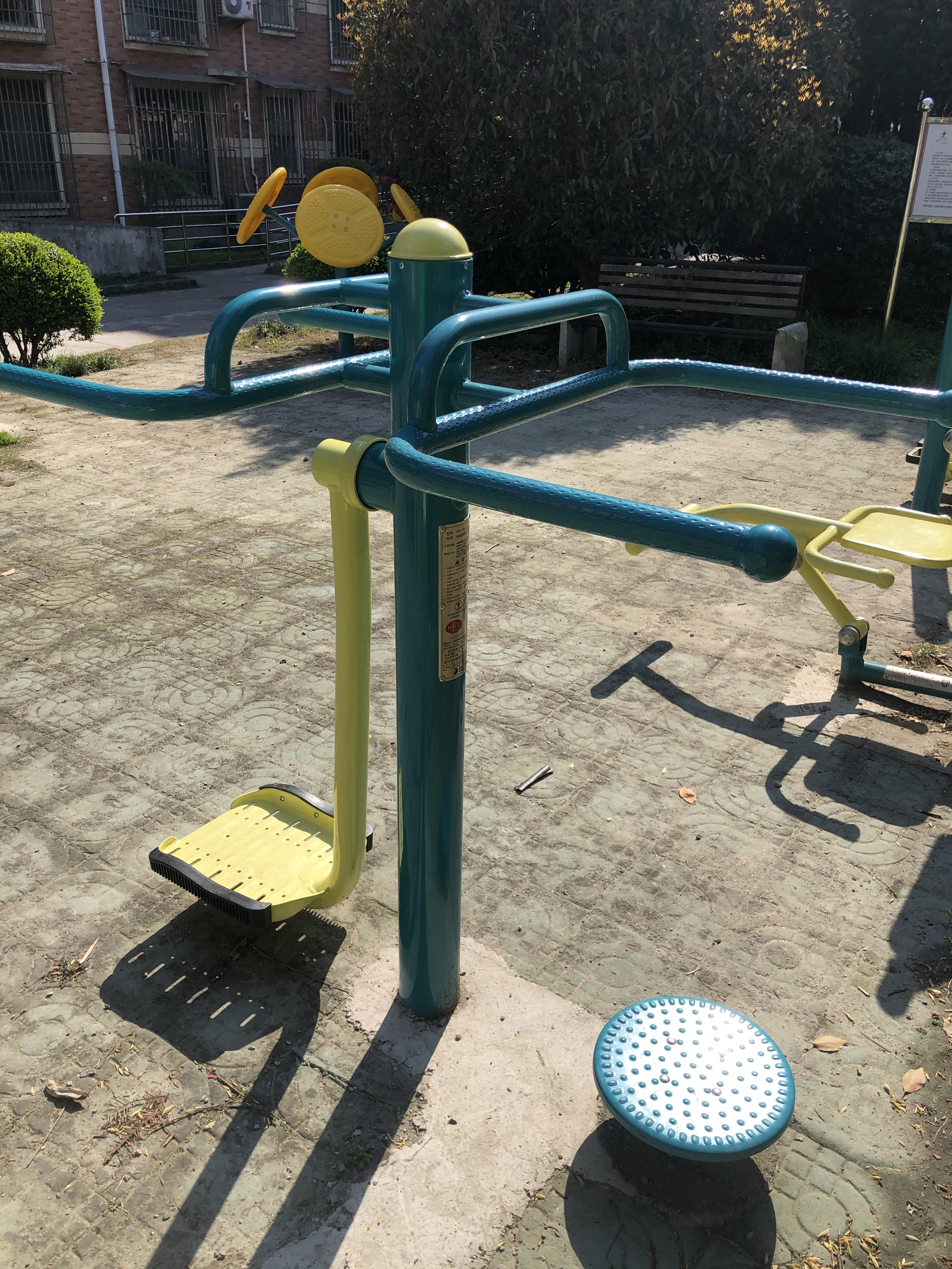 芳草路232弄健身點