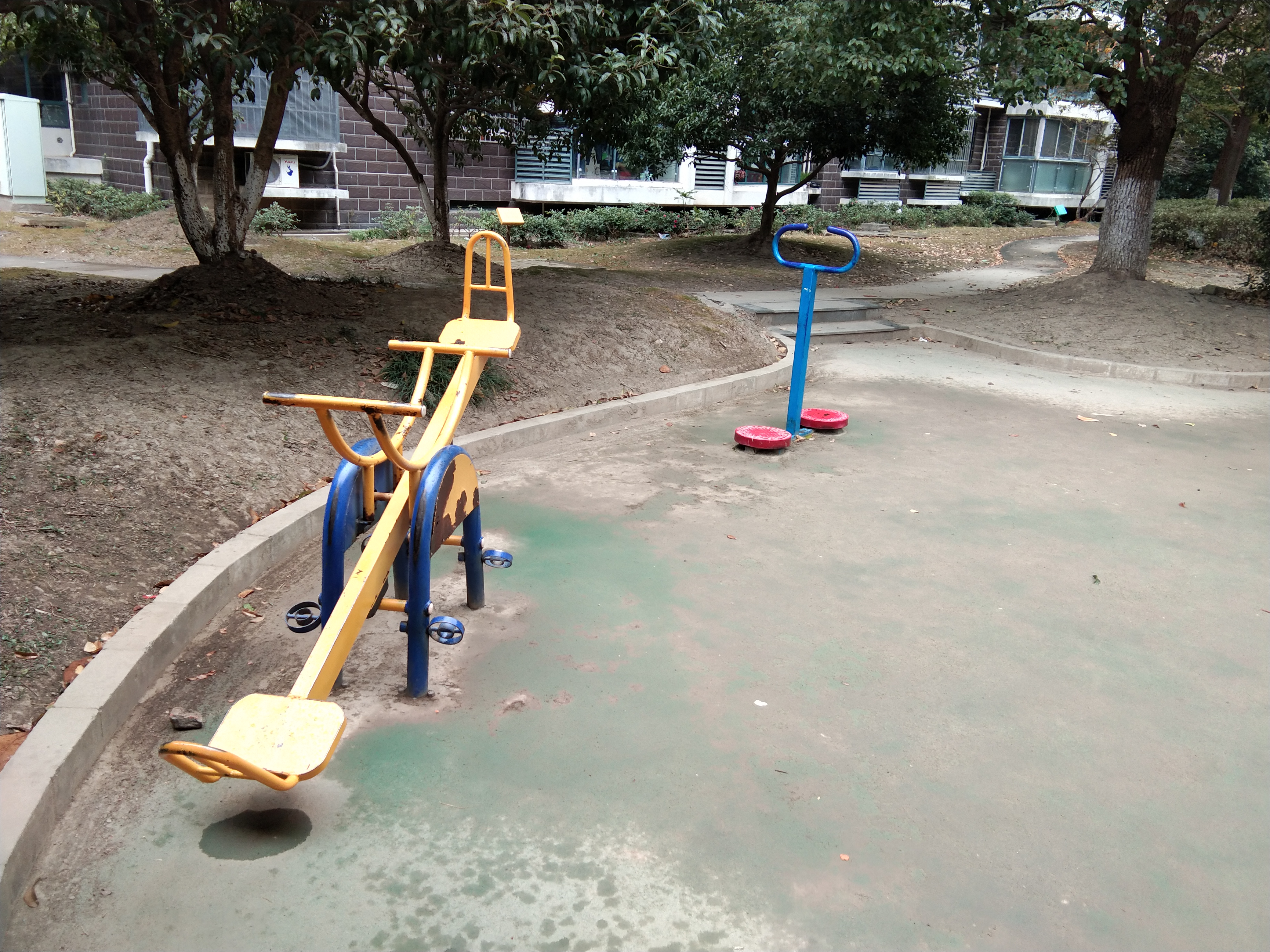 藝泰安邦居委健身點(diǎn)1