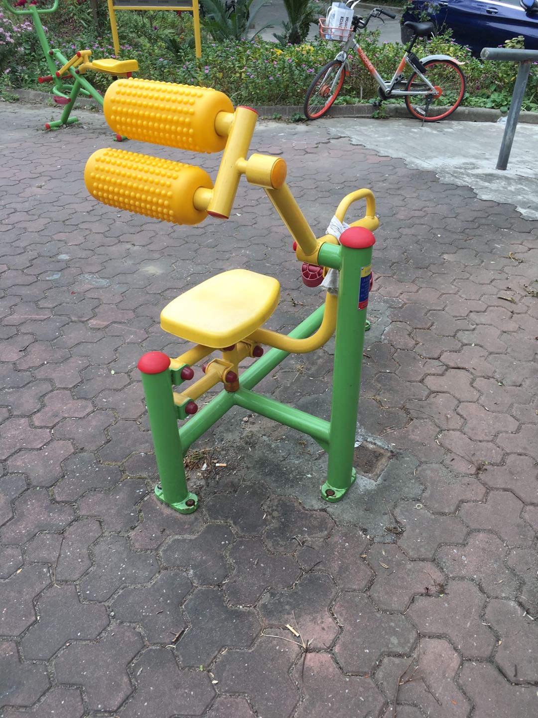 自重腹背鍛煉器