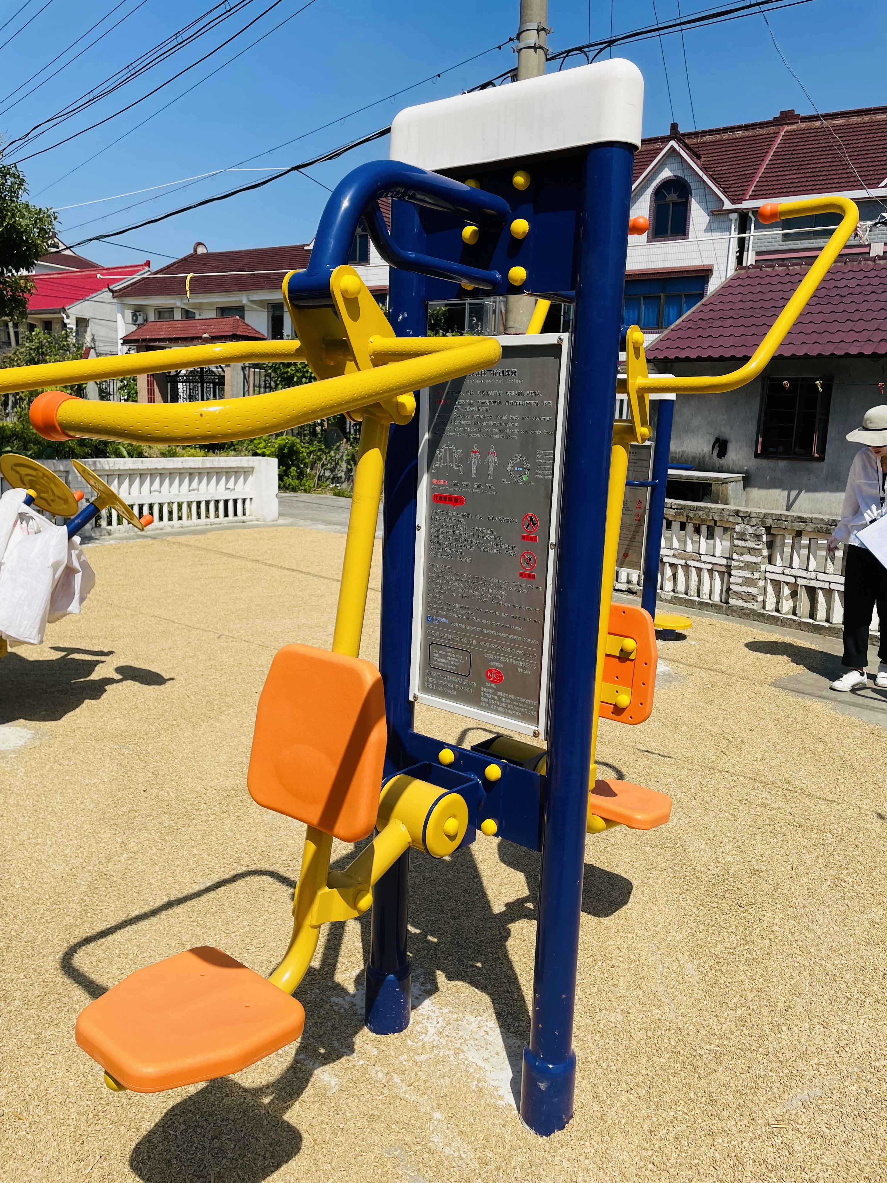 雙立柱下拉訓(xùn)練器