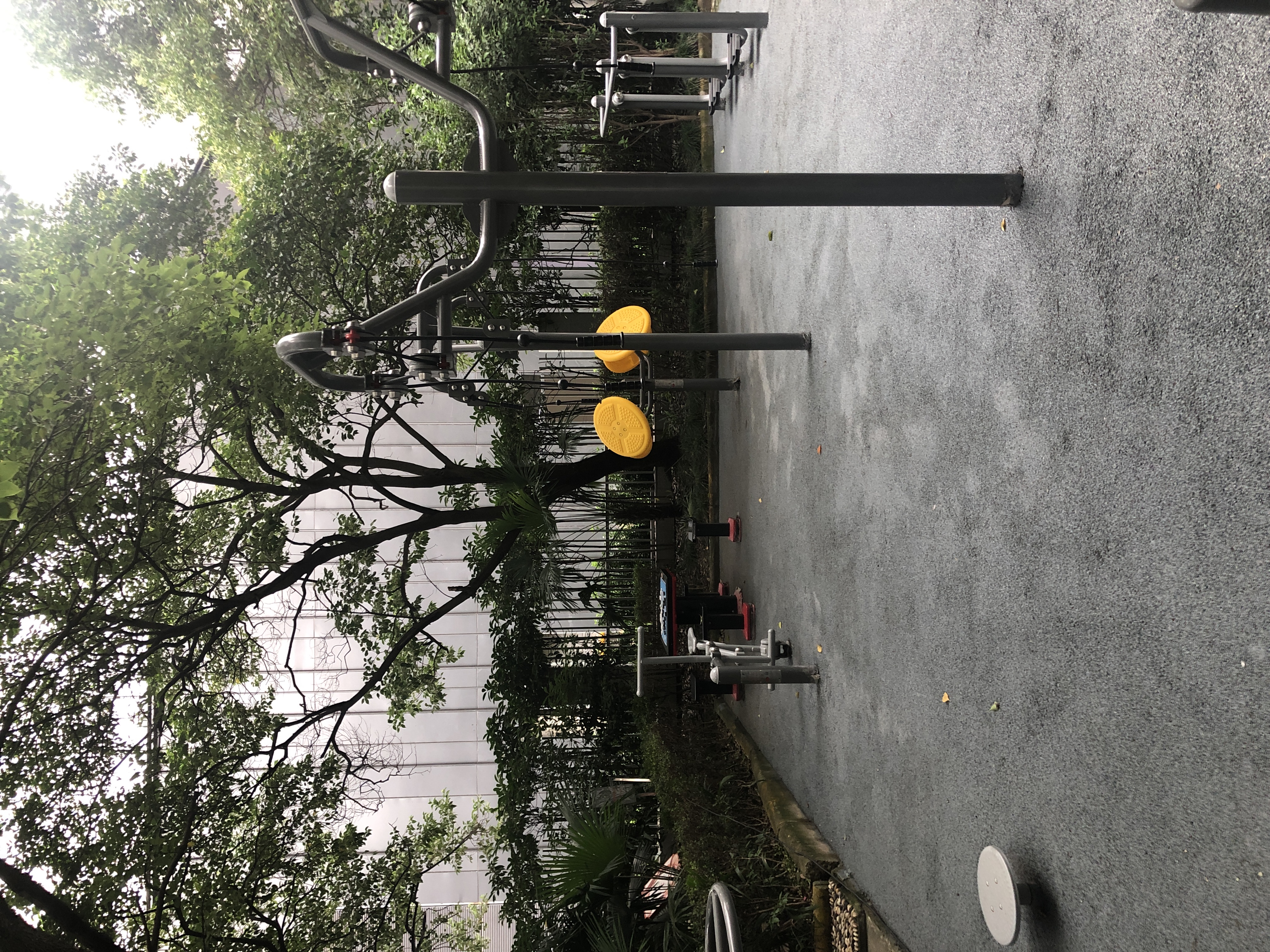 長(zhǎng)峰小區(qū)健身點(diǎn)