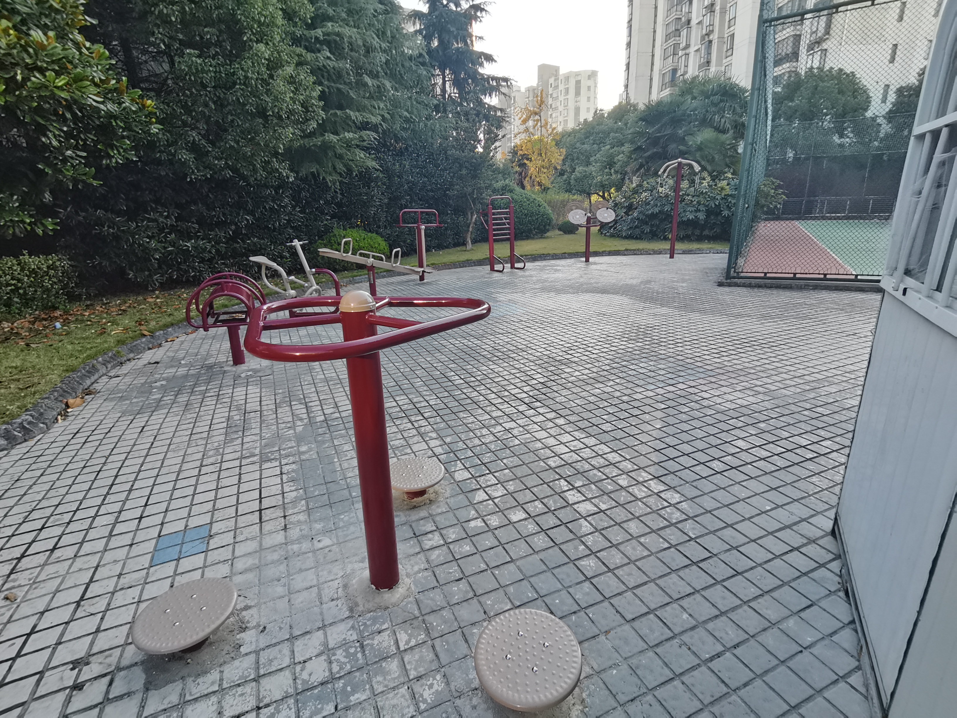 嘉定鎮(zhèn)街道睦鄰公共運(yùn)動(dòng)場健身點(diǎn)