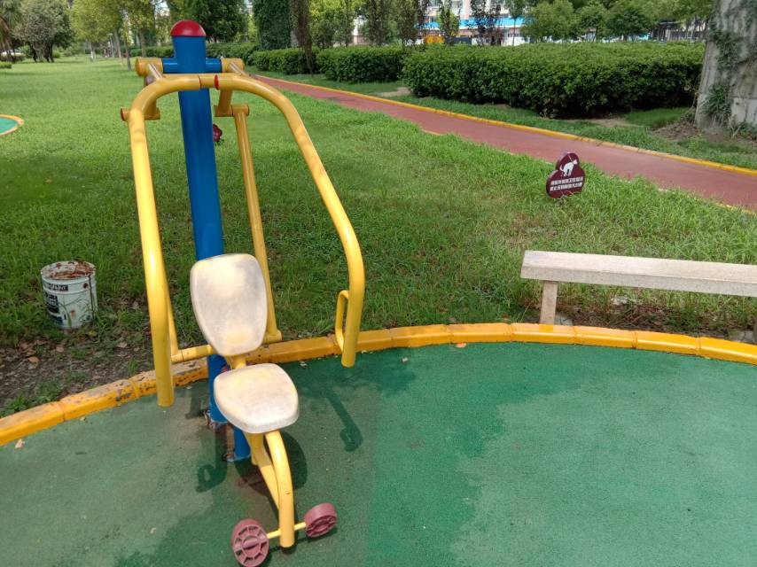 自重推胸器 自重推胸器