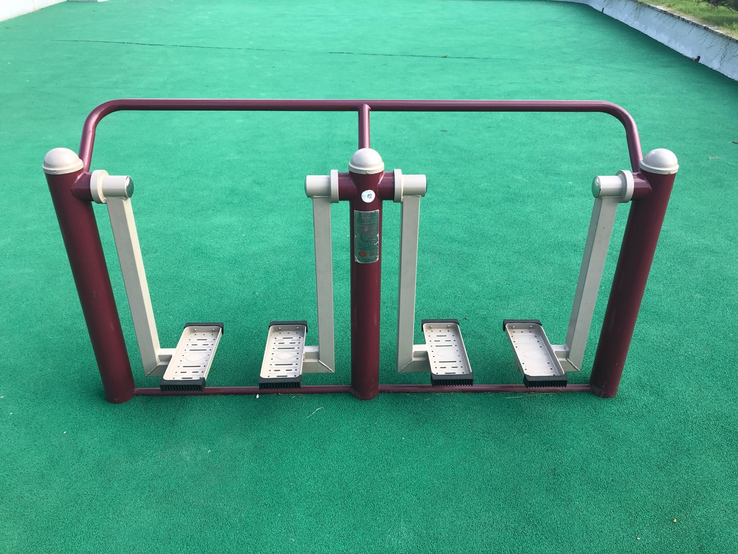 二位太空漫步機(jī)