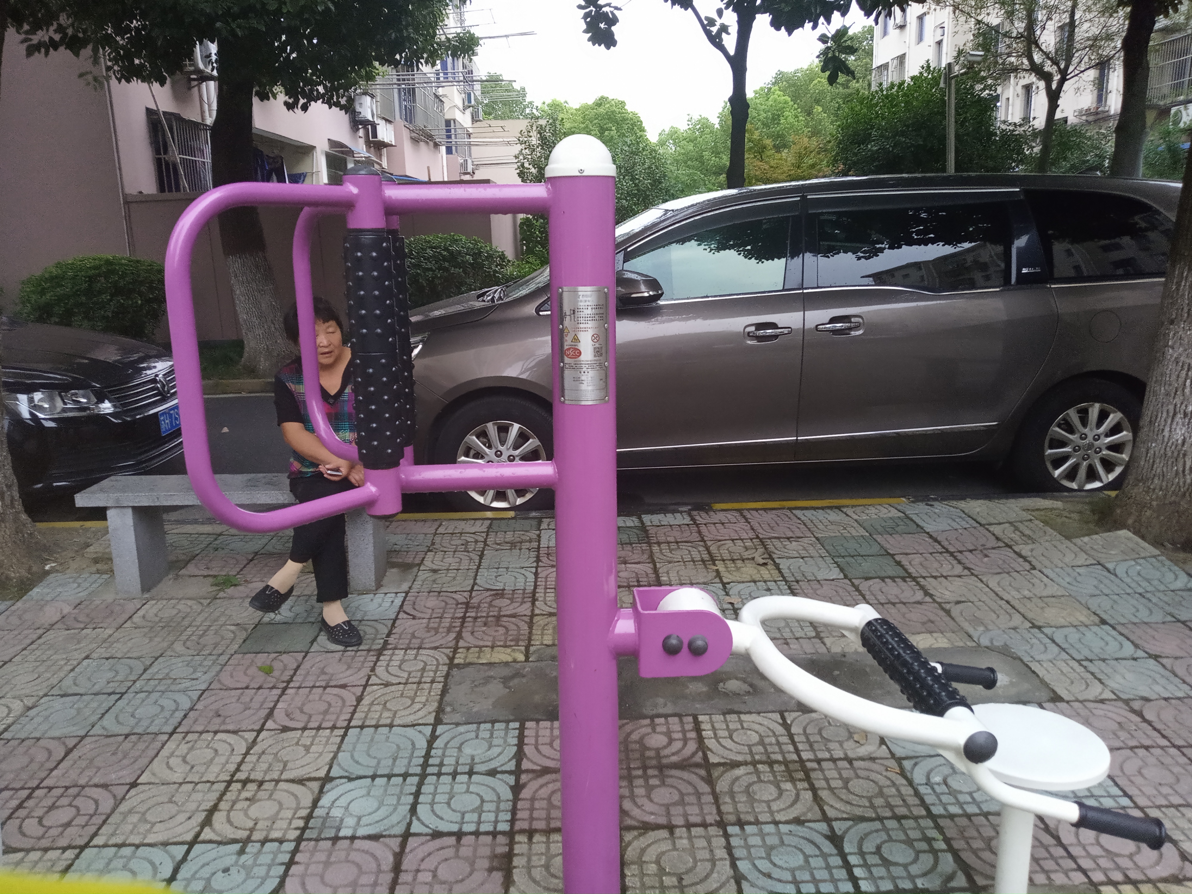 坐式腰背按摩器 坐式腰背按摩器