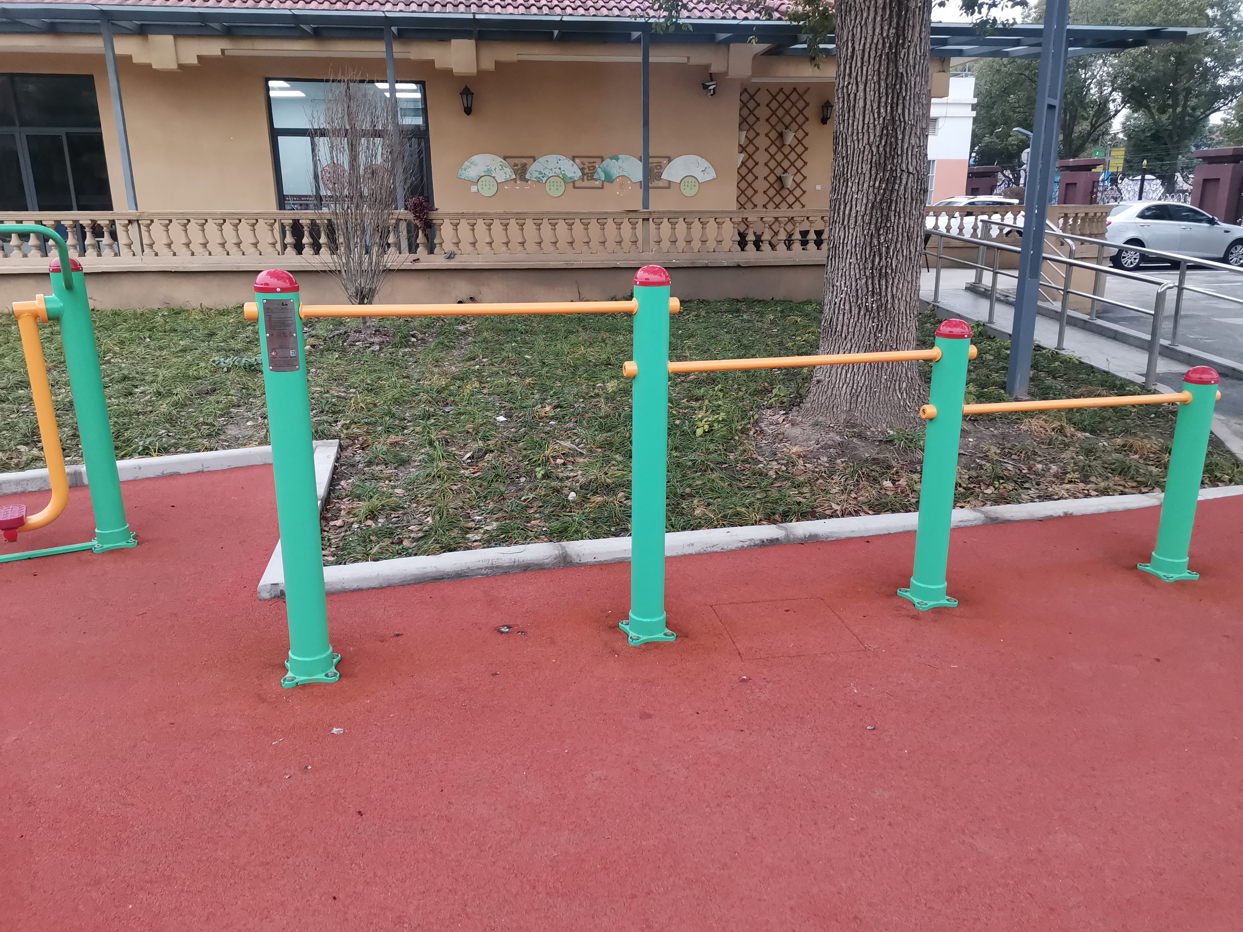 多聯(lián)壓腿架