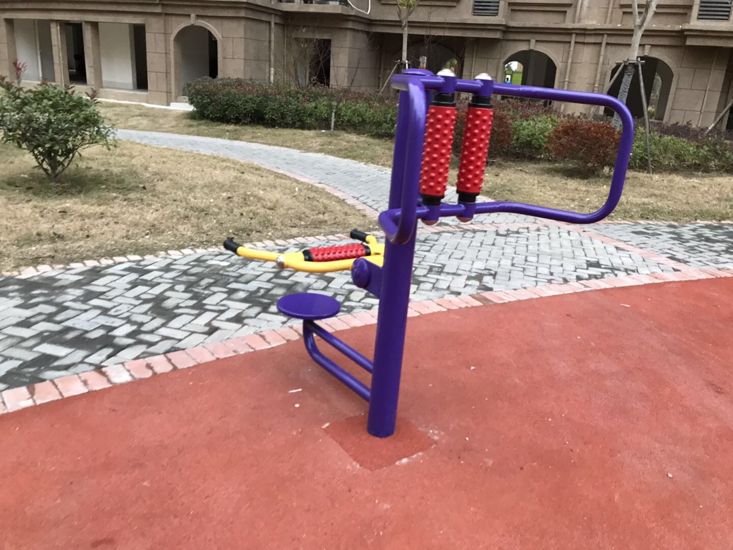 腰背按摩器 腰背按摩器