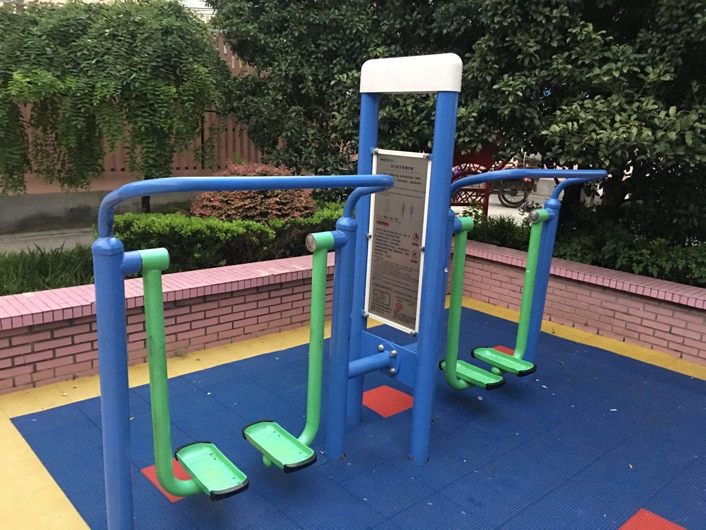 雙立柱太空漫步器 雙立柱太空漫步器