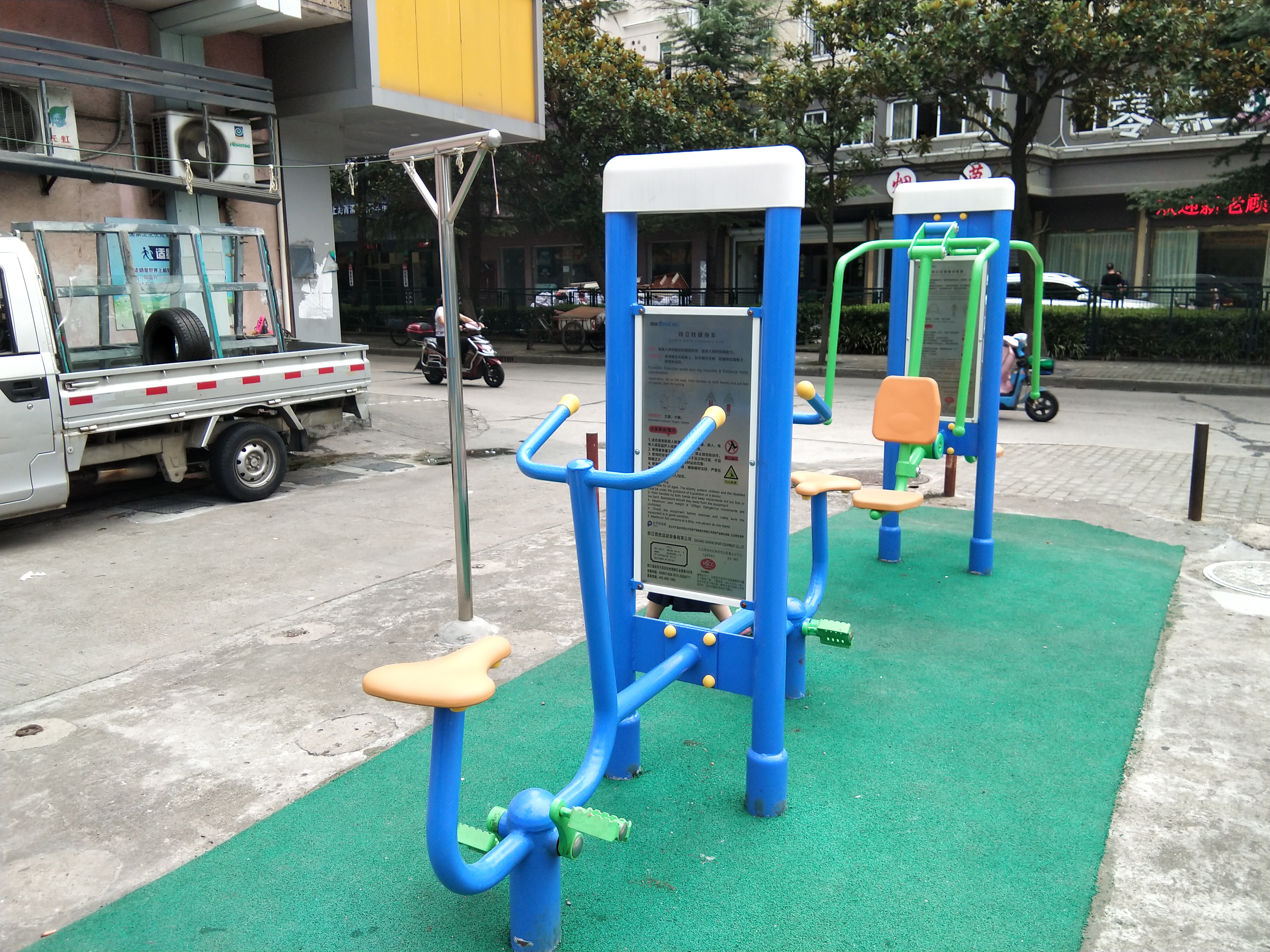 雙立柱健身車(chē)