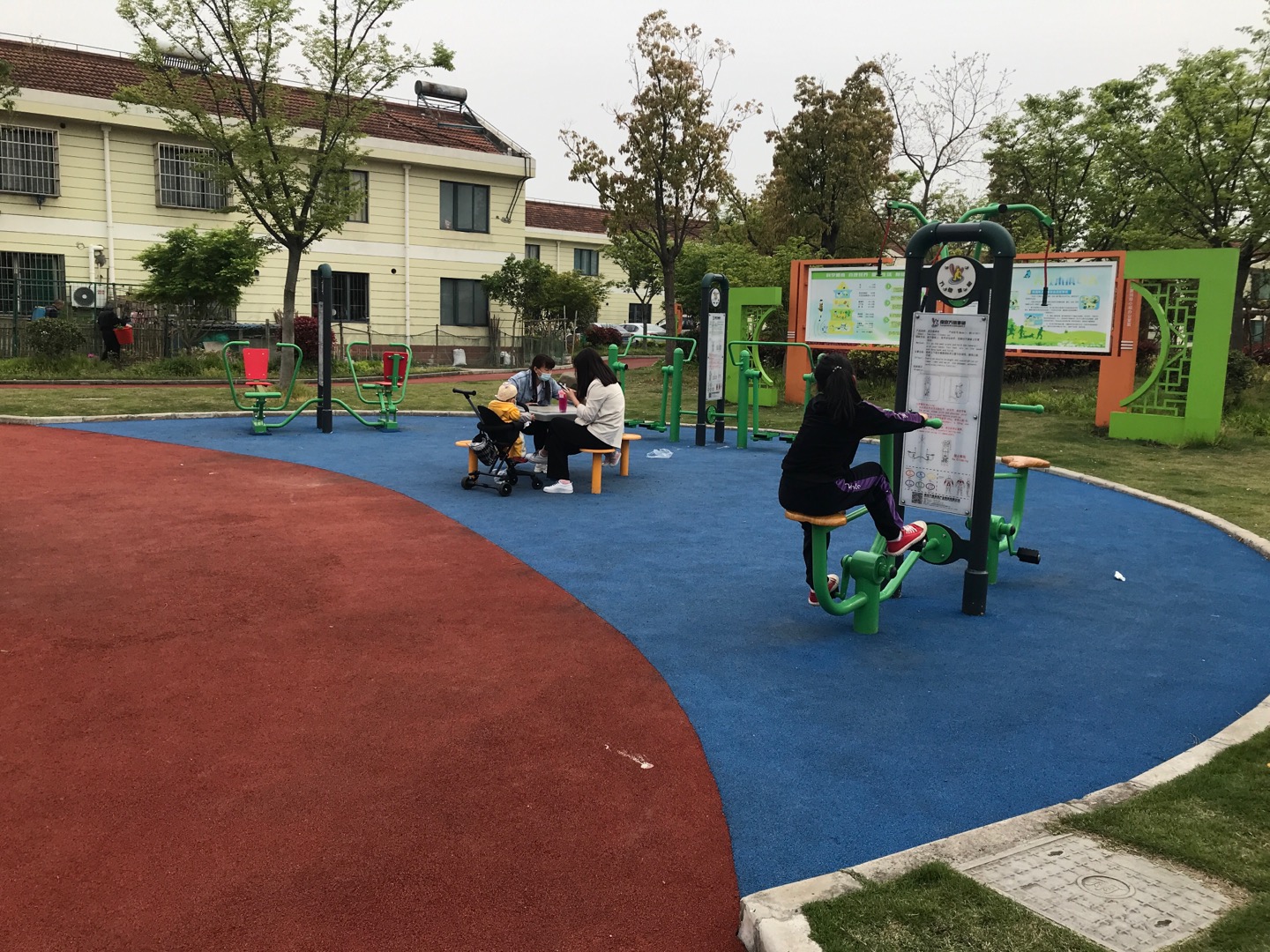 景觀林地市民益智健身苑點(diǎn)