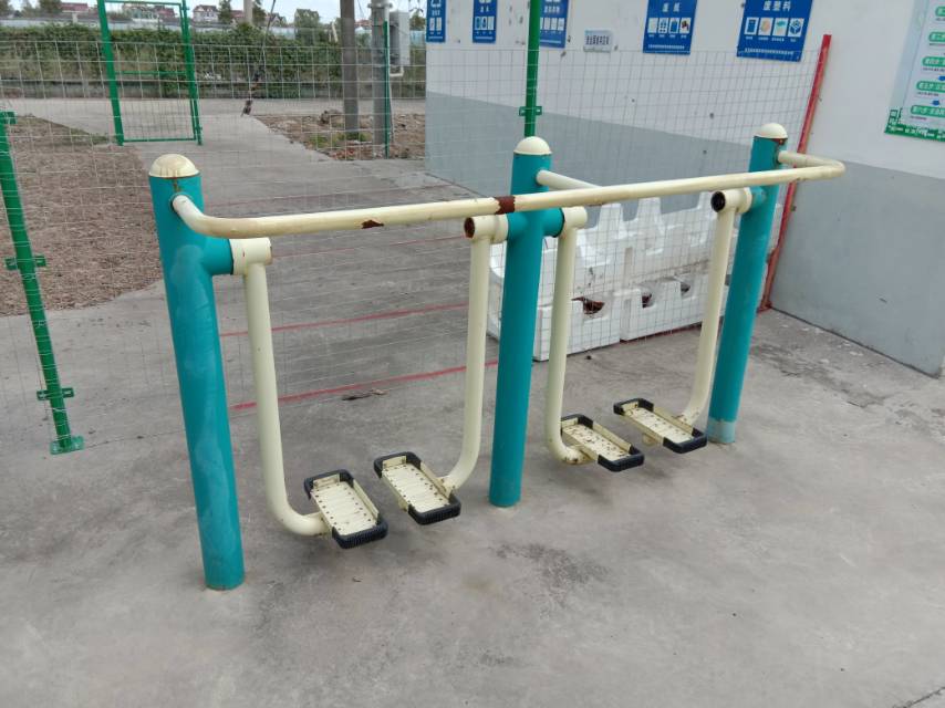 雙位太空漫步機