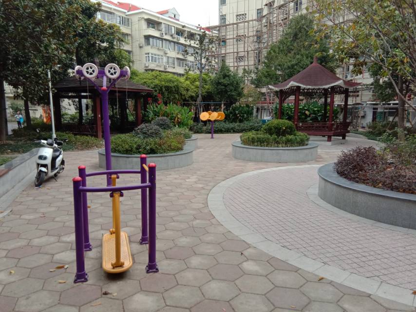 西鎮(zhèn)居委健身點