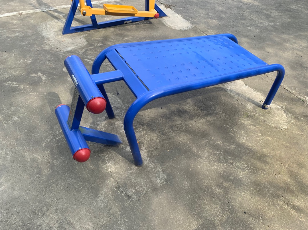 仰臥起坐板 仰臥起坐板