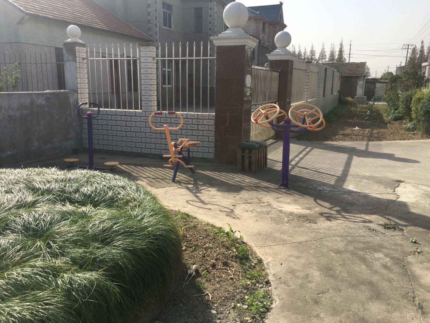 老港鎮(zhèn)東河村民委員會西河5組健身苑點