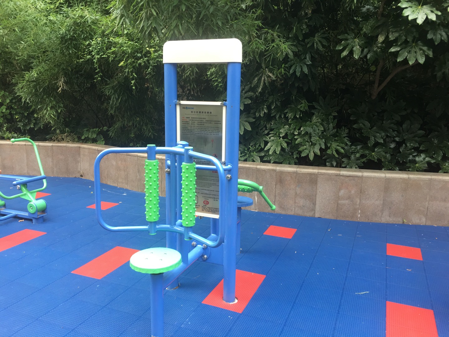 雙立柱腰背按摩器 雙立柱腰背按摩器