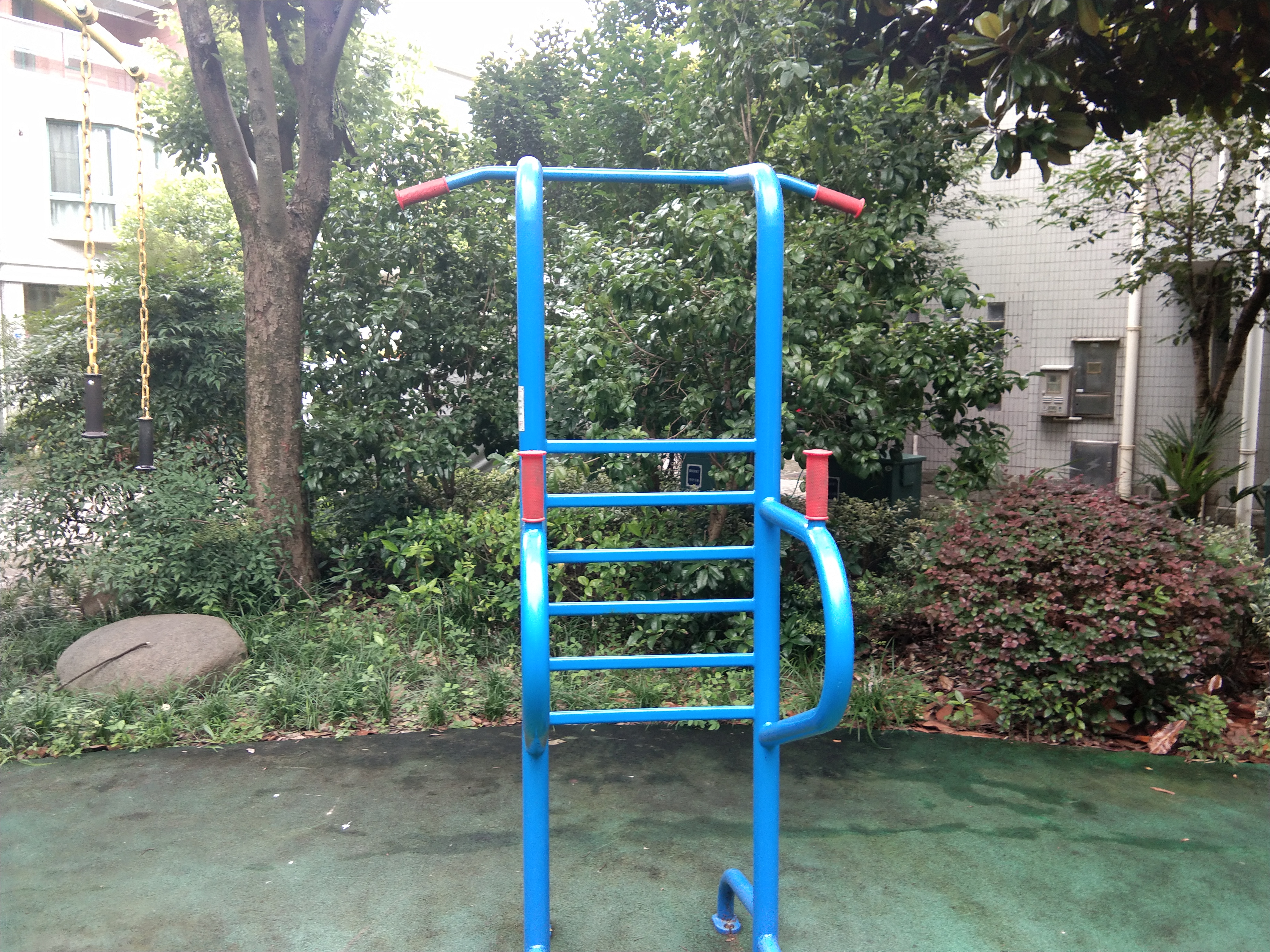 多功能訓練器 多功能訓練器