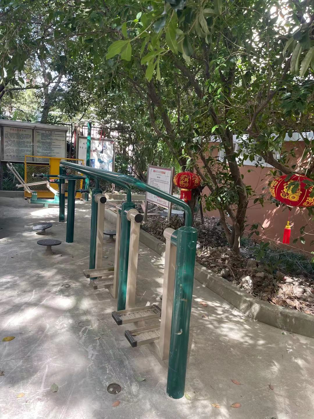 愛(ài)建小區(qū)健身點(diǎn)