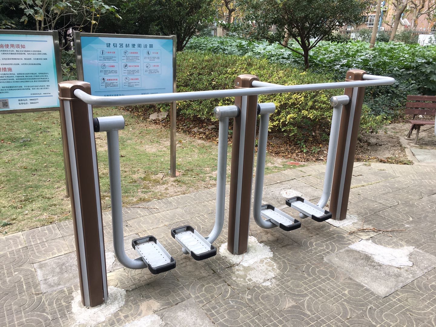 雙位太空漫步機