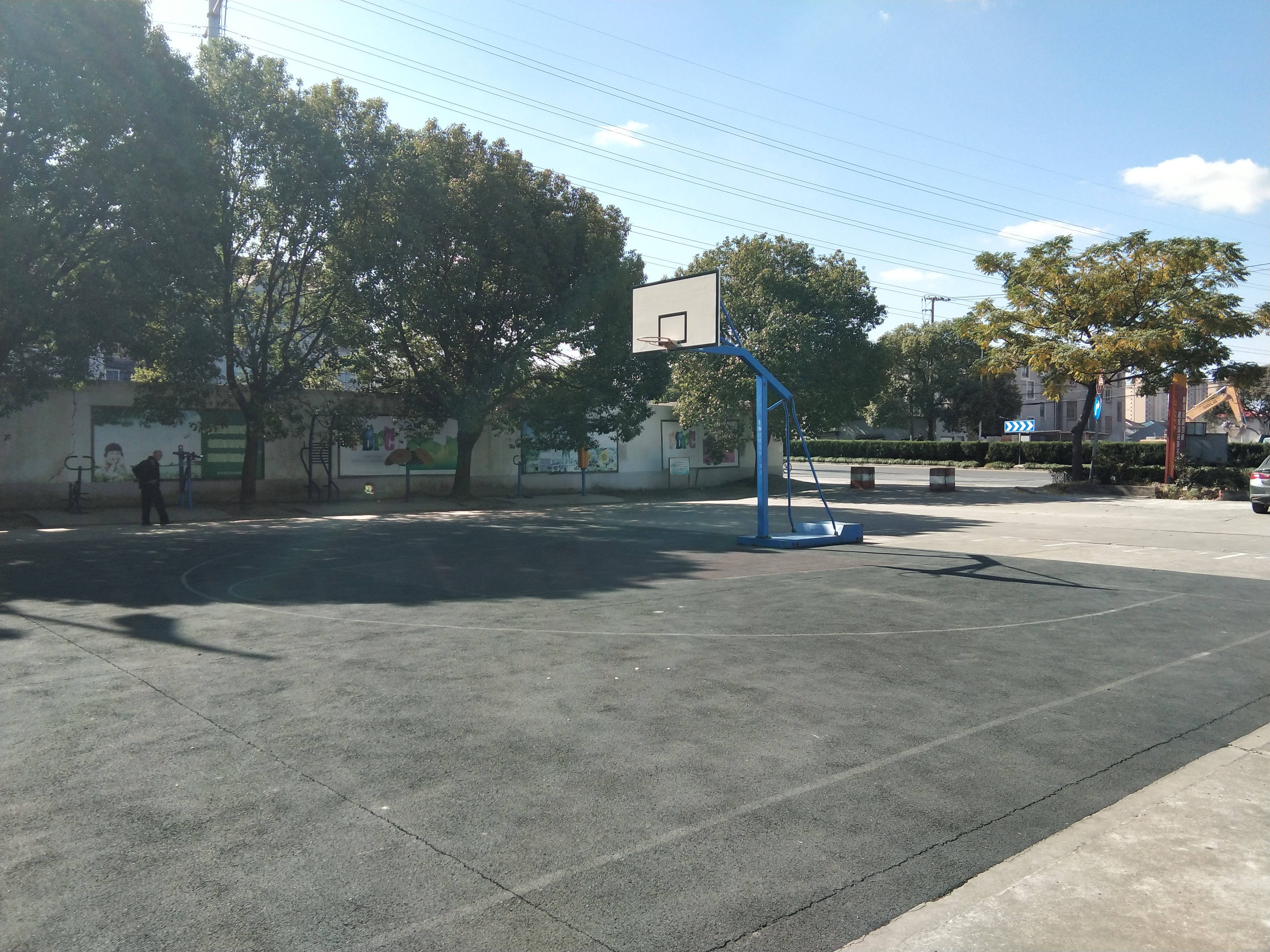 新衛(wèi)村籃球場