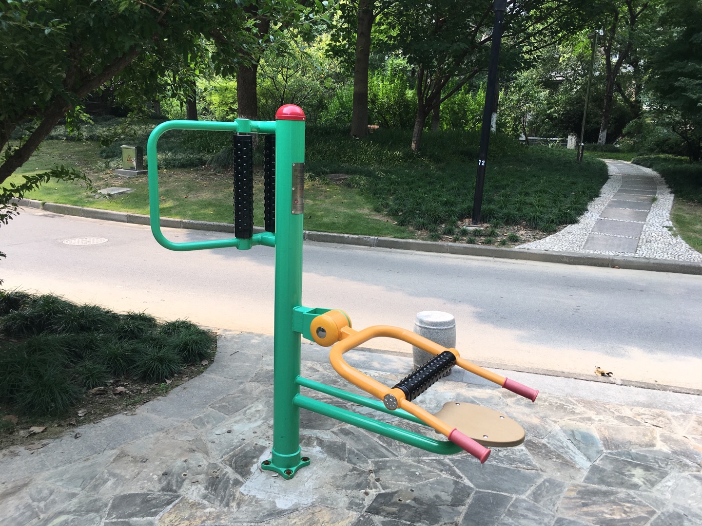 坐式腰背按摩器 坐式腰背按摩器