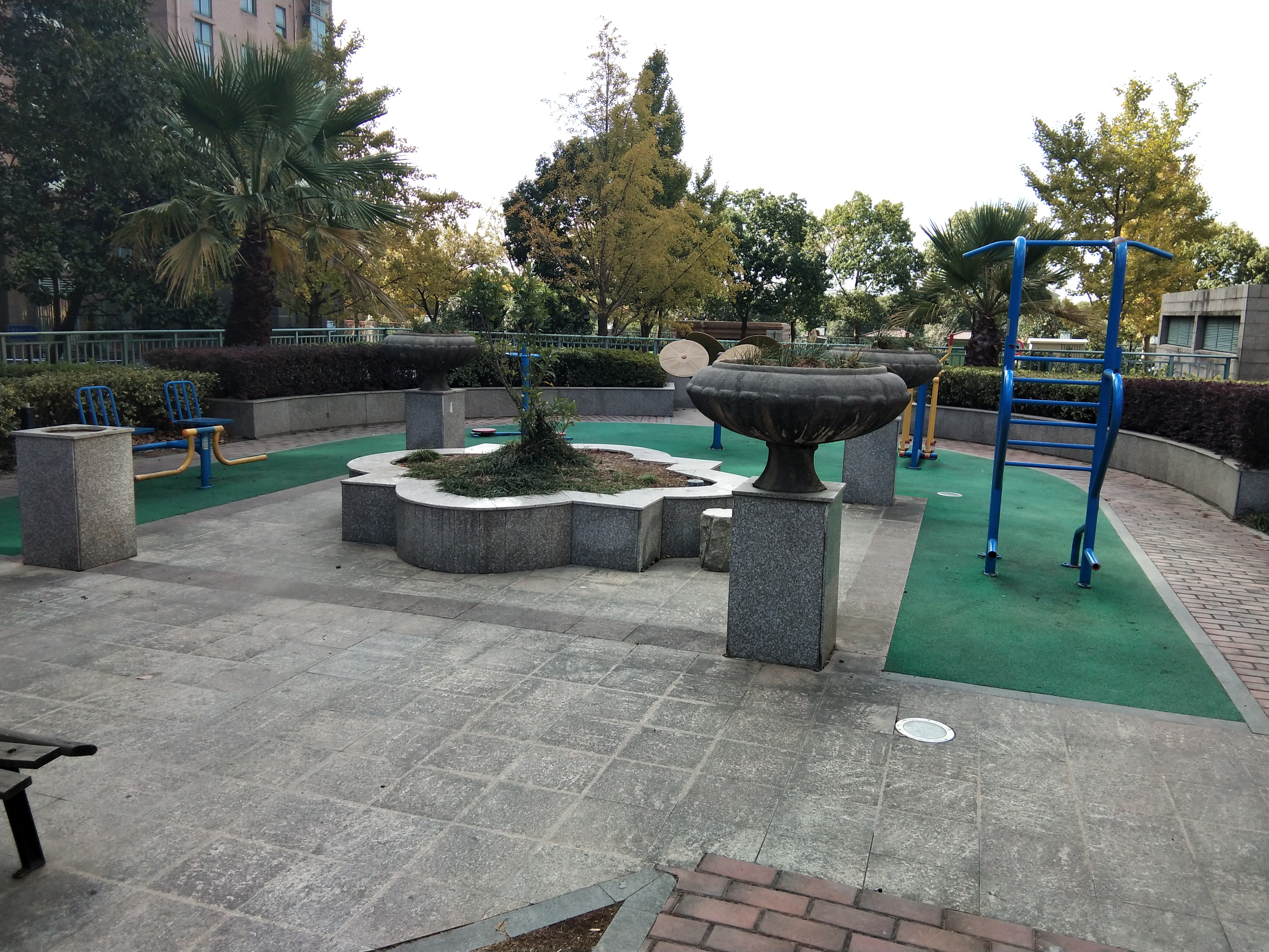 東方城市綠洲健身點(diǎn)