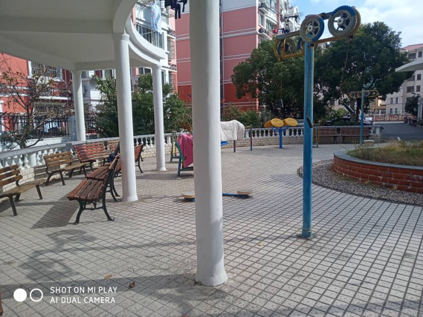 潼港四村健身苑