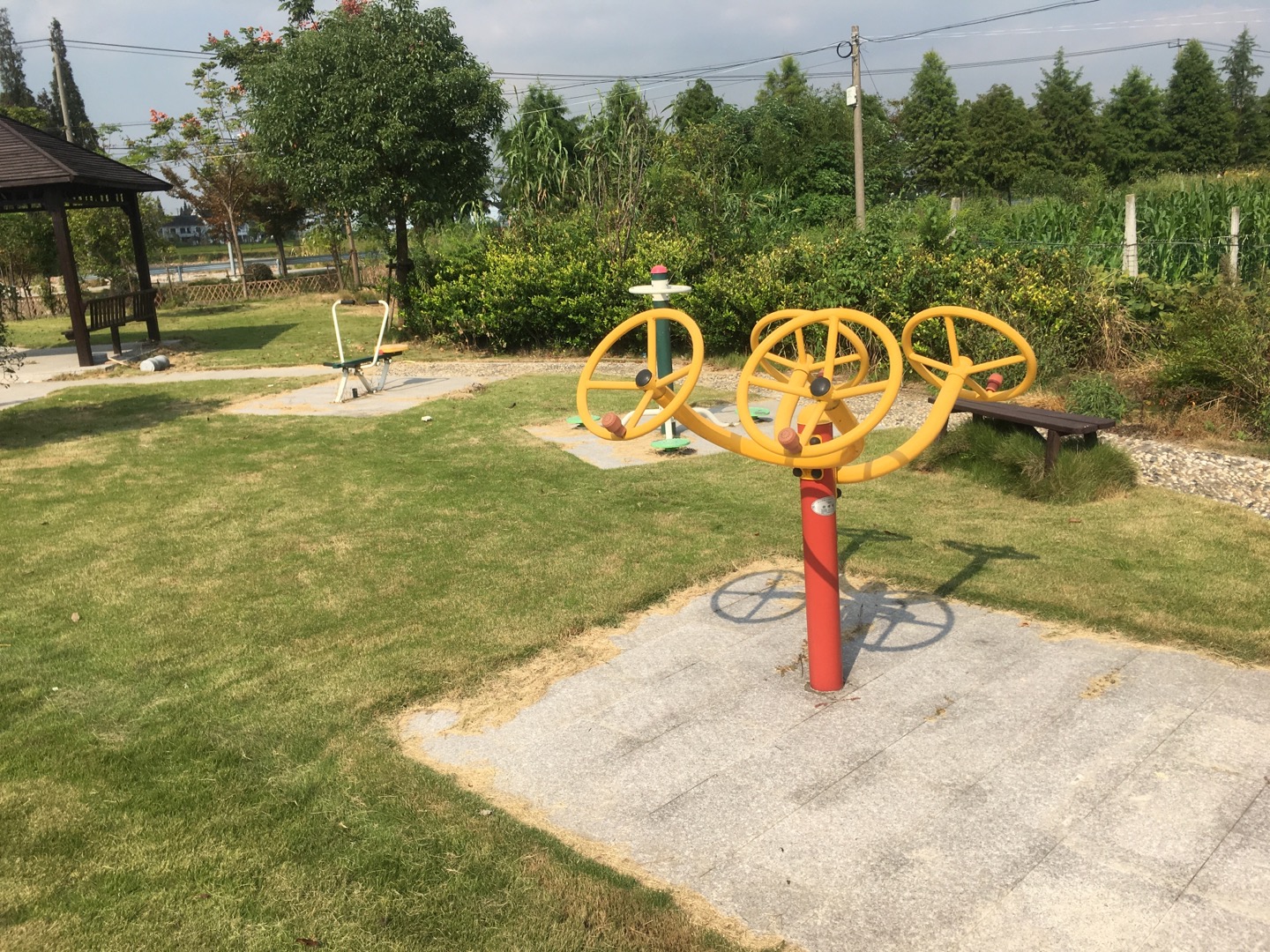 朱定村朱江隊健身點