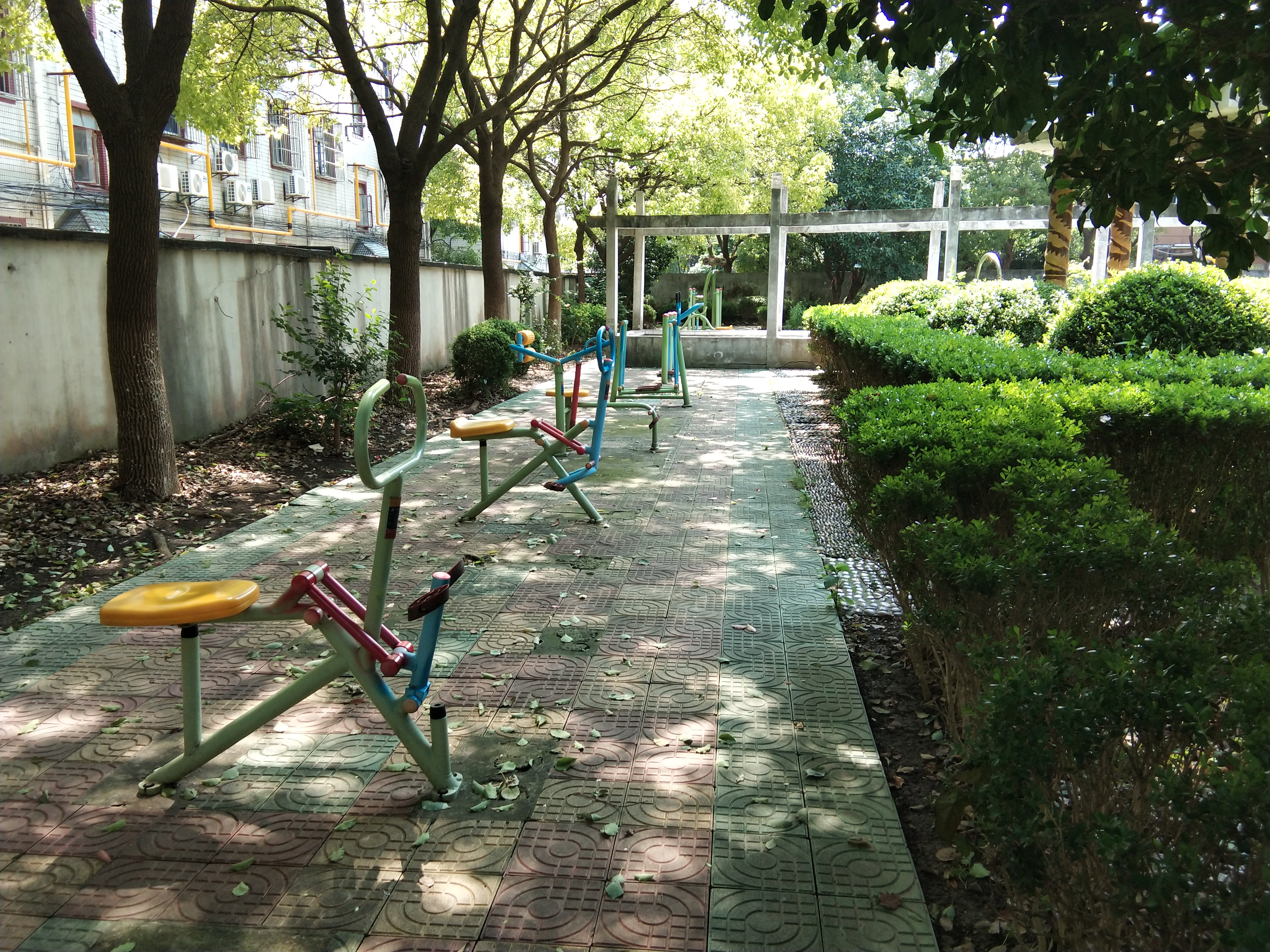 奉城鎮(zhèn)郵電新村市民益智健身苑點