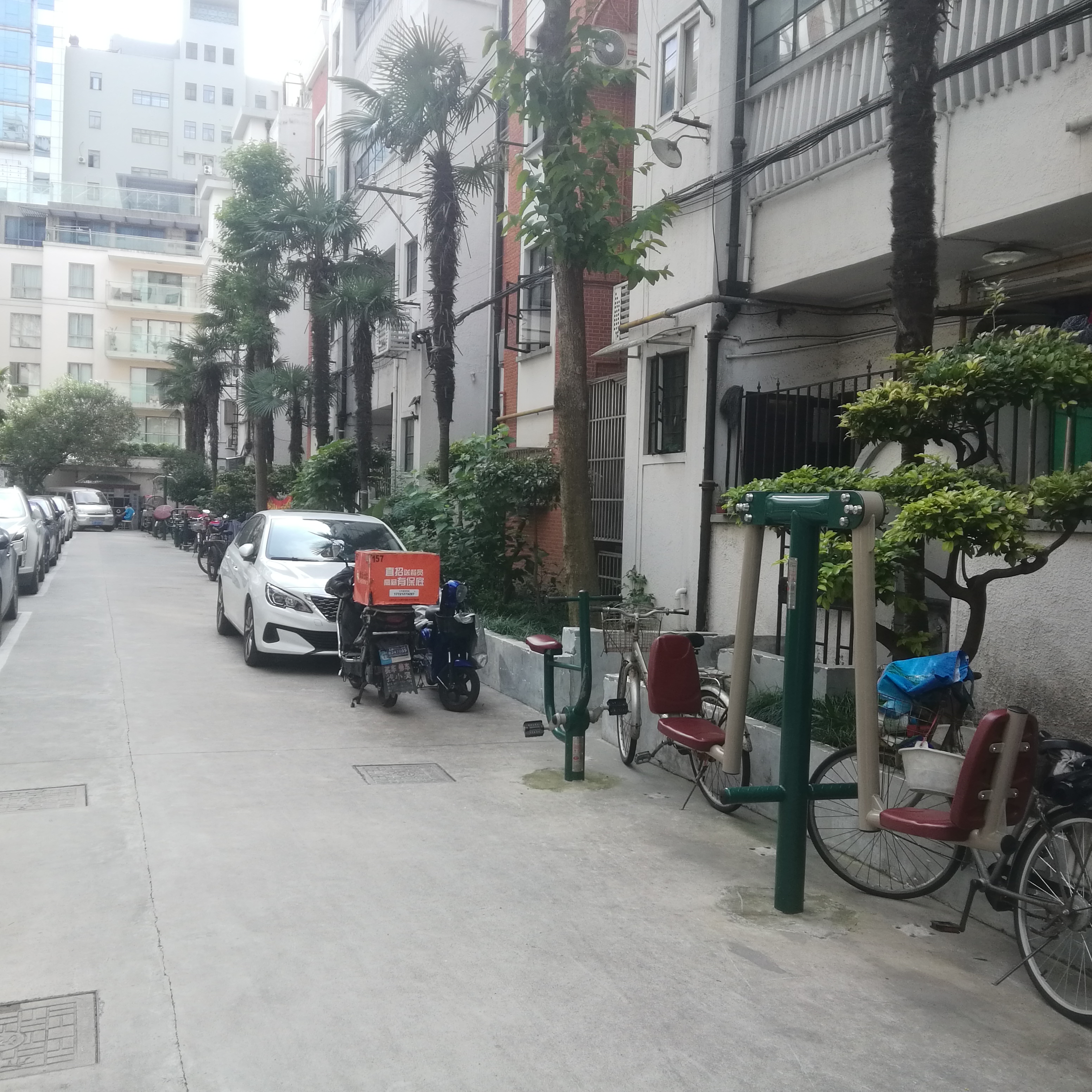 靜安區(qū)南京西路街道聯(lián)華居委健身點(diǎn)（銅仁路314弄）