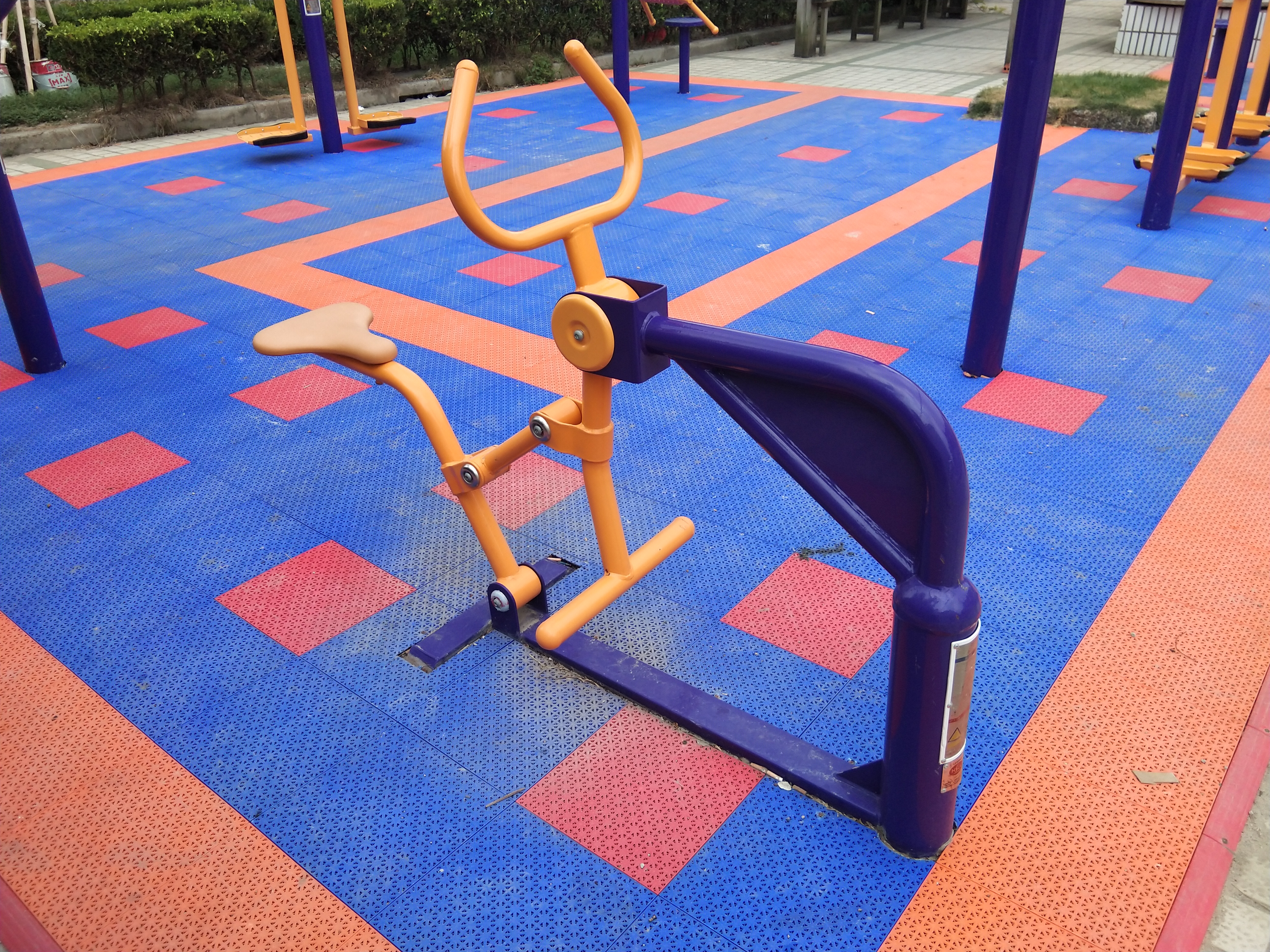 騎馬機(jī) 騎馬機(jī)