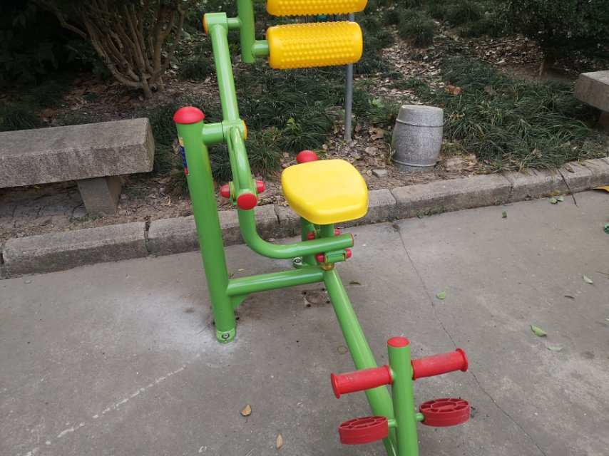 自重腹背鍛煉器