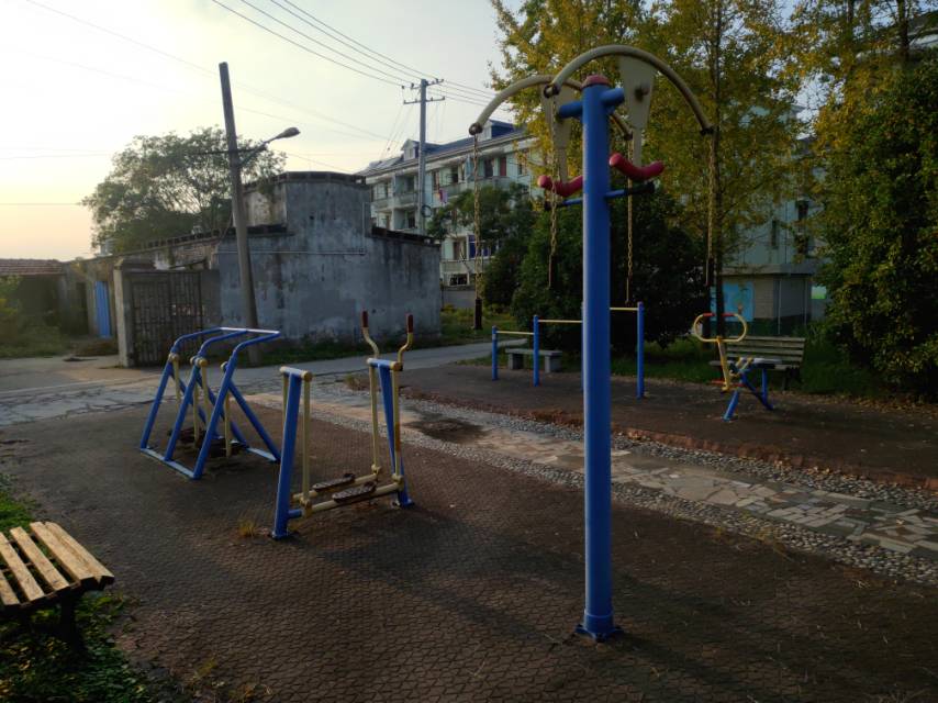 新海鎮(zhèn)長征南壩健身點(diǎn)